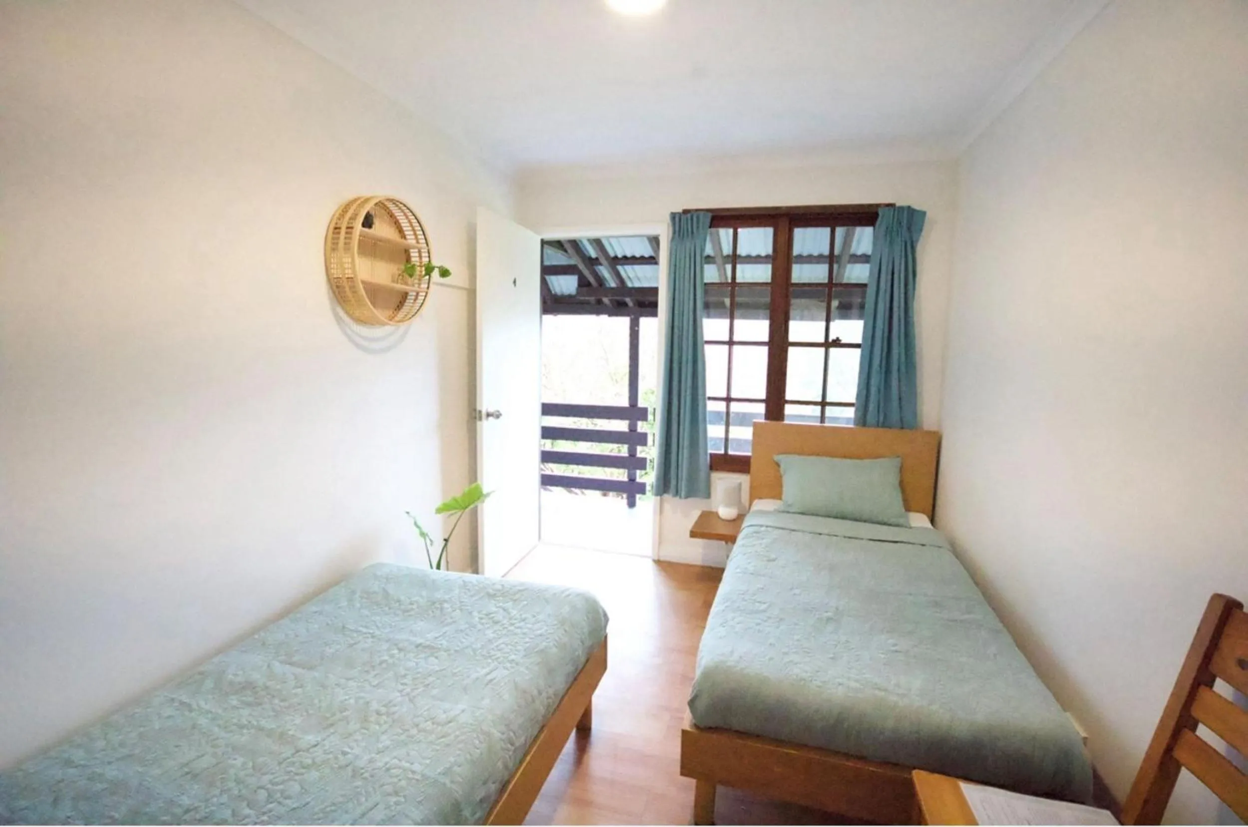 Twin Room with Shared Bathroom in YHA Pittwater Eco, Sydney