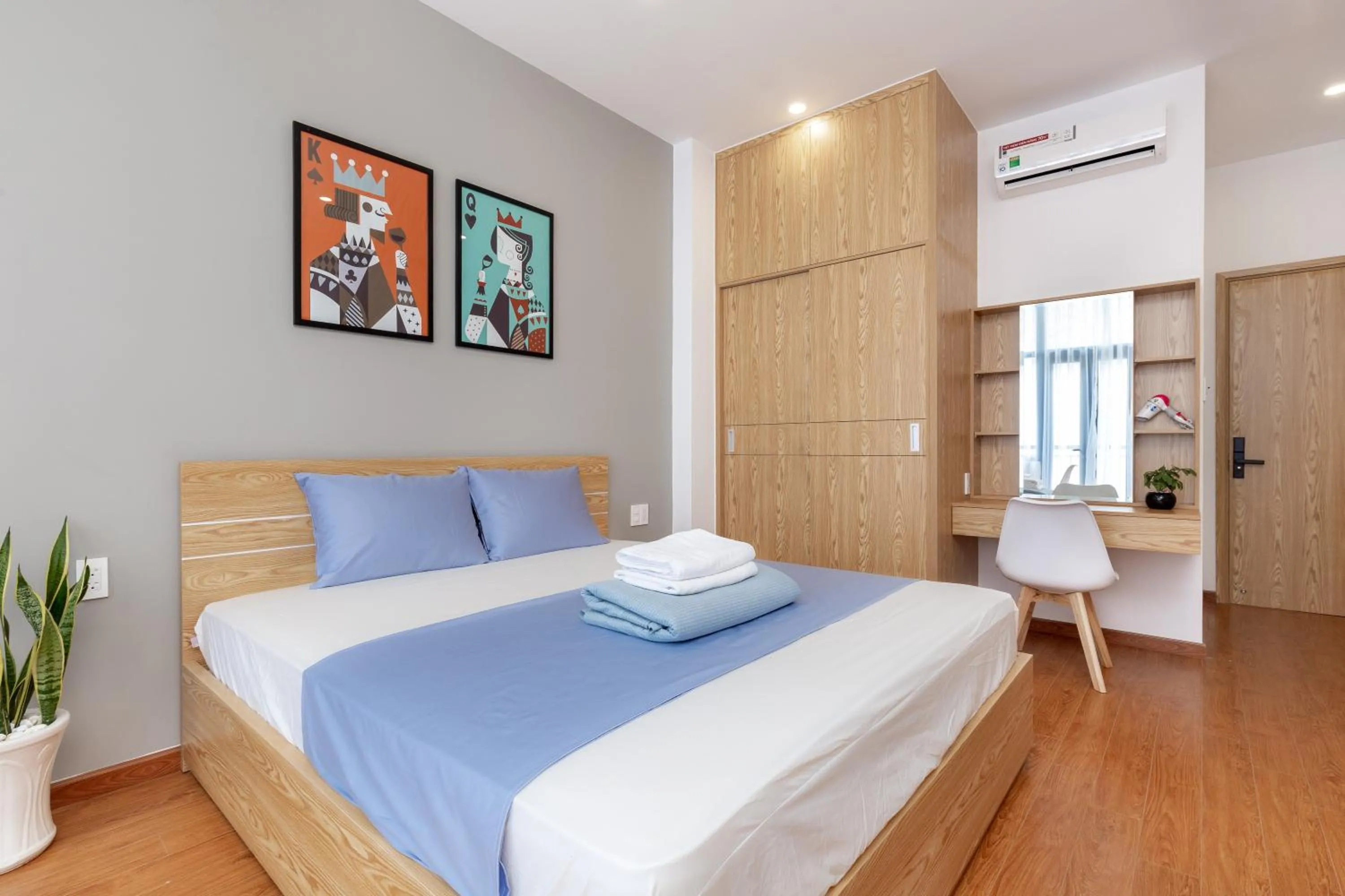 Deluxe Apartment in Cozrum Homes Lý Chính Thắng