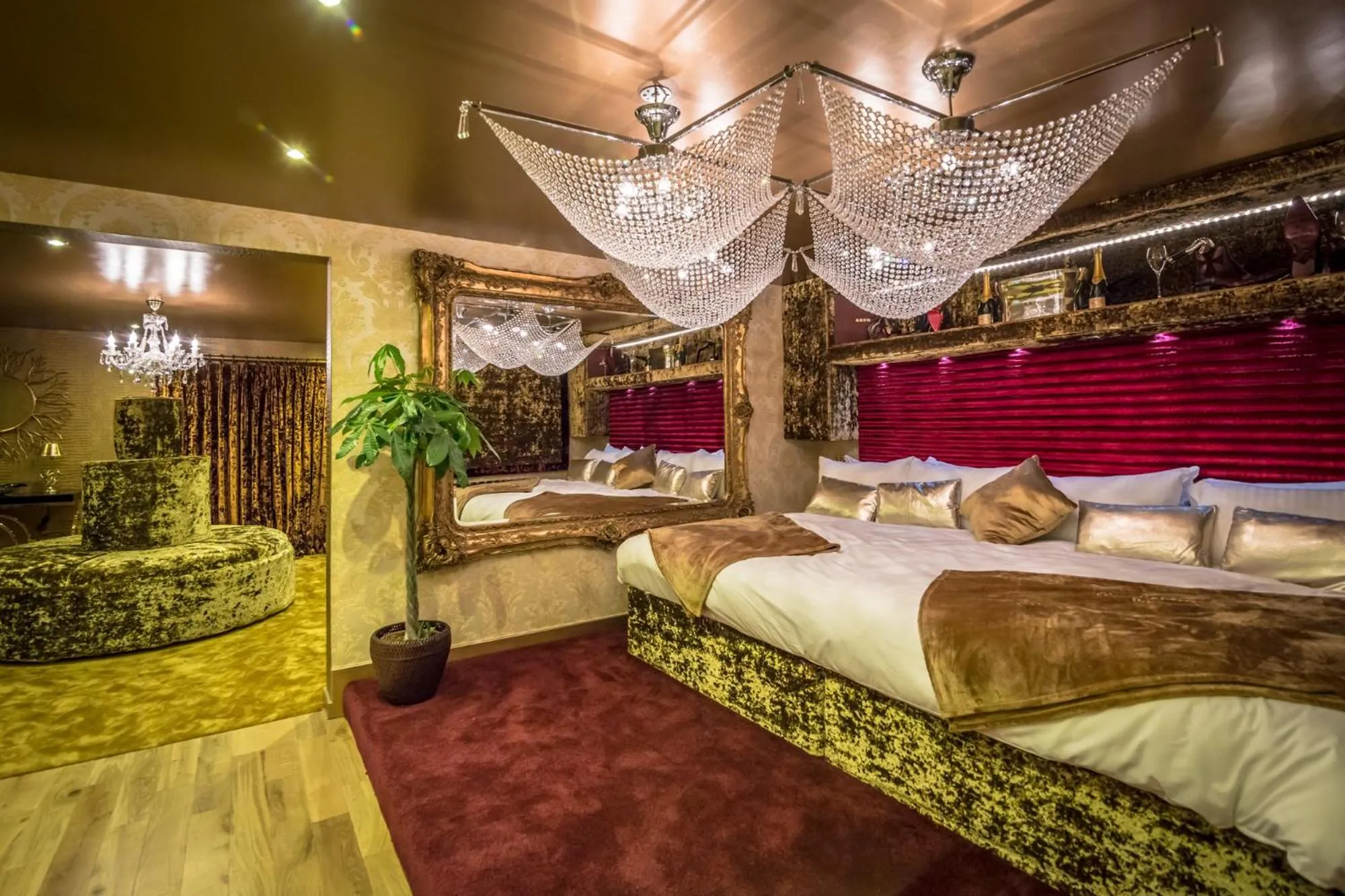 Presidential Suite in Who'd A Thought It