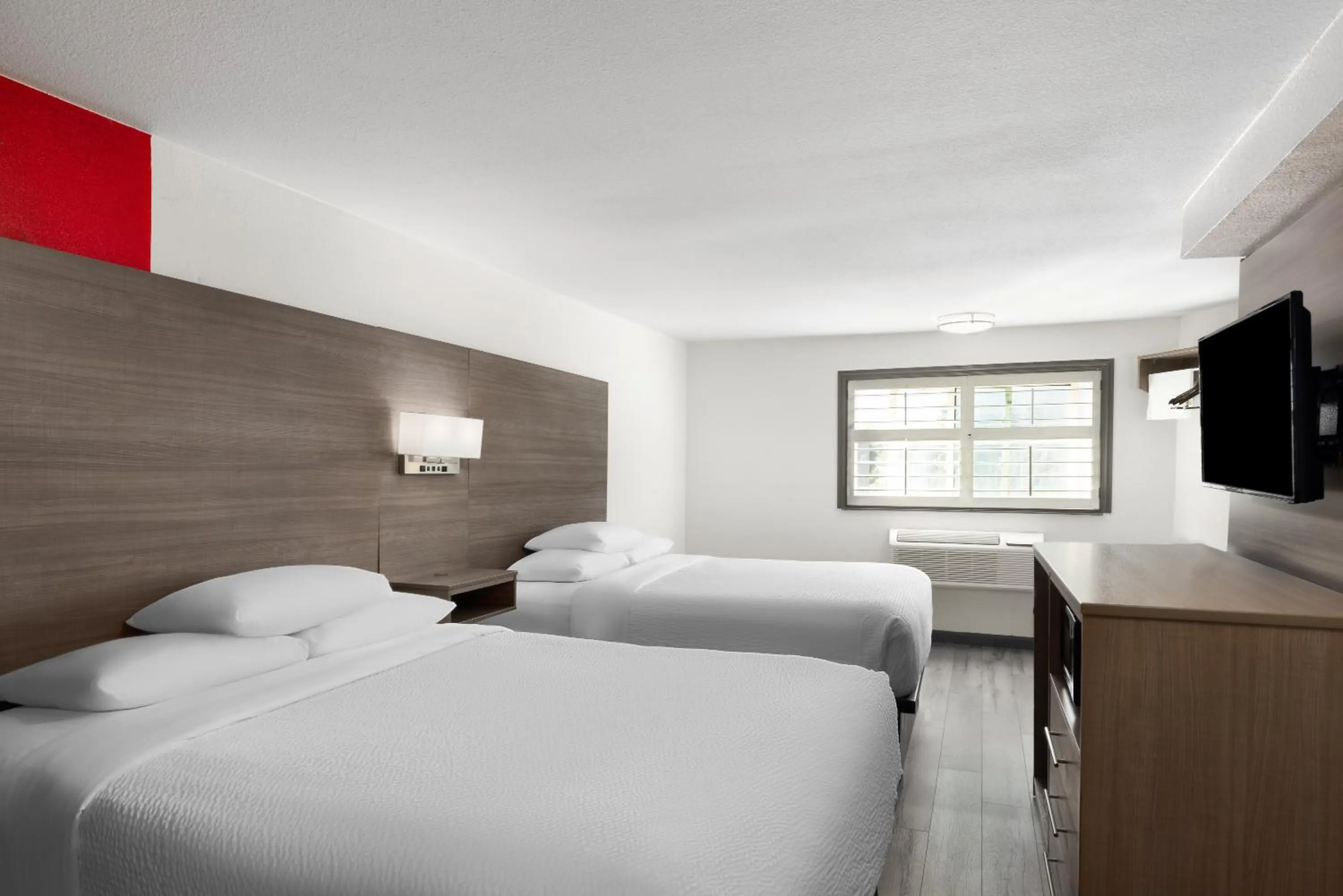 Queen Room with Two Queen Beds - Non-Smoking in Ramada by Wyndham Medford Airport North