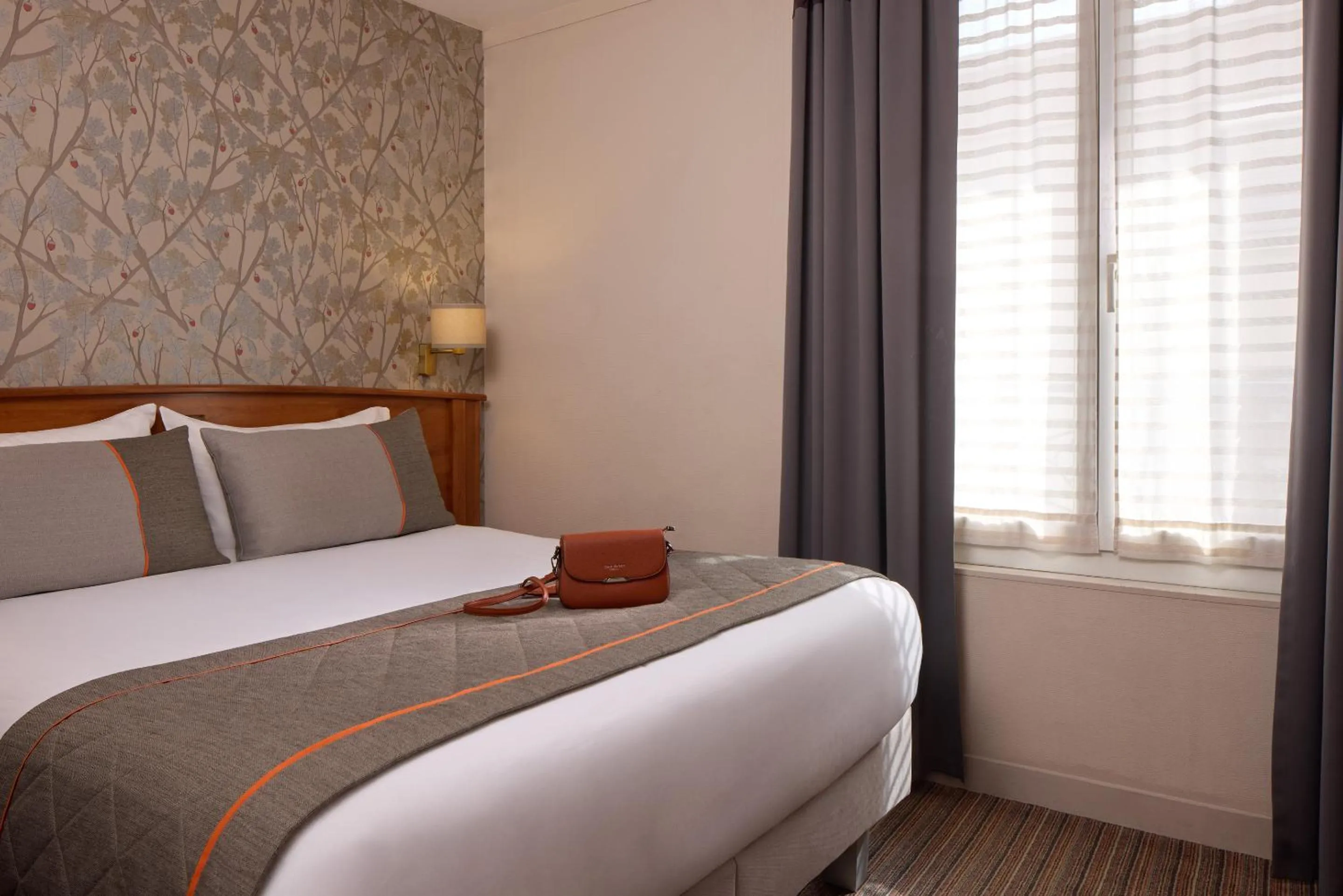 Comfort Double Room in Timhotel Tour Eiffel