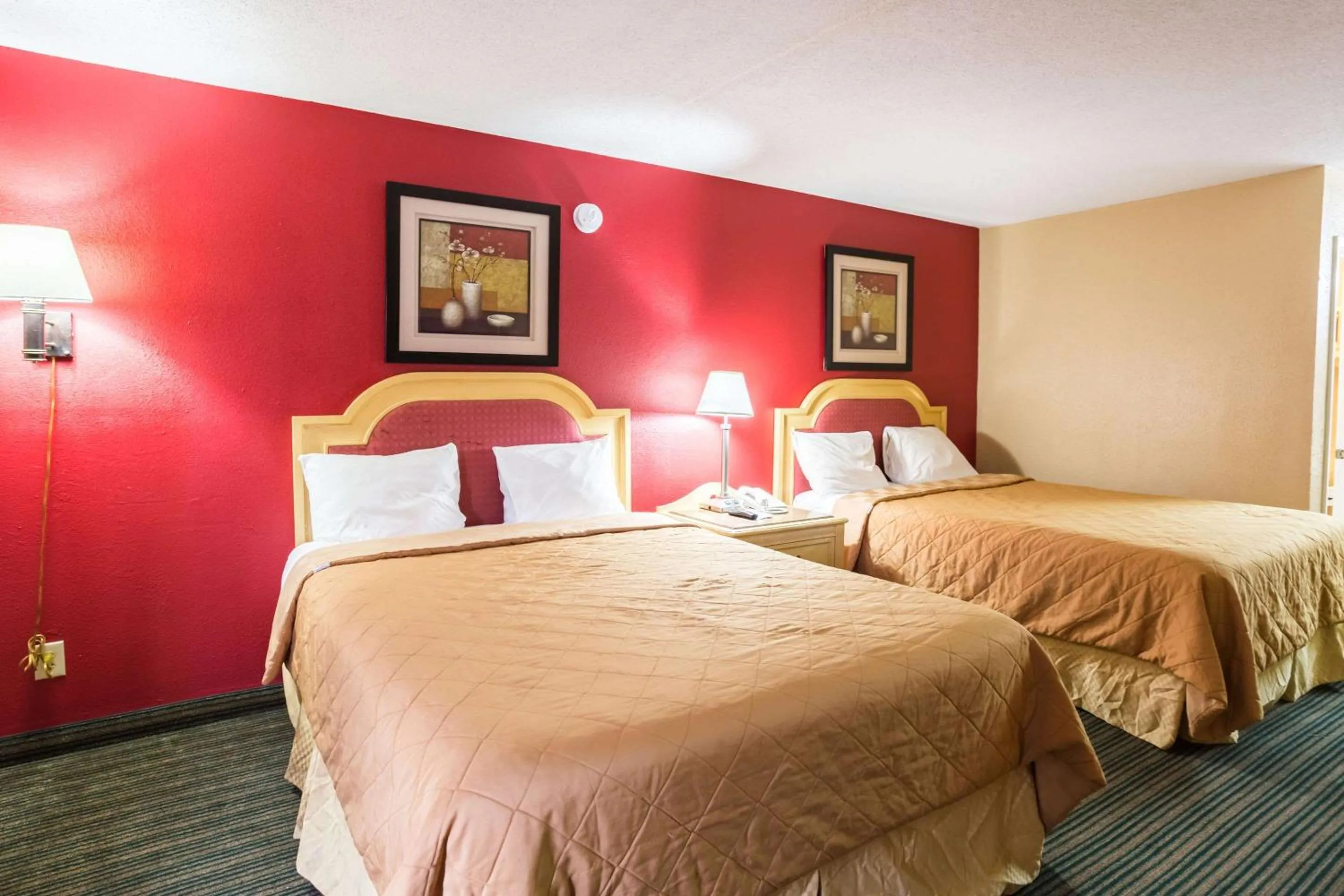 Double Room with Two Double Beds in Rodeway Inn