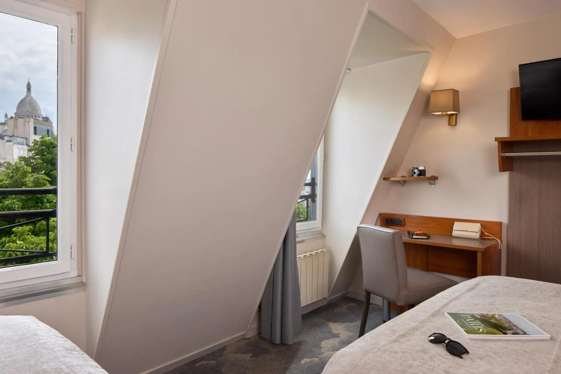 Superior Triple Room with Sacre Coeur View  in Timhotel Montmartre