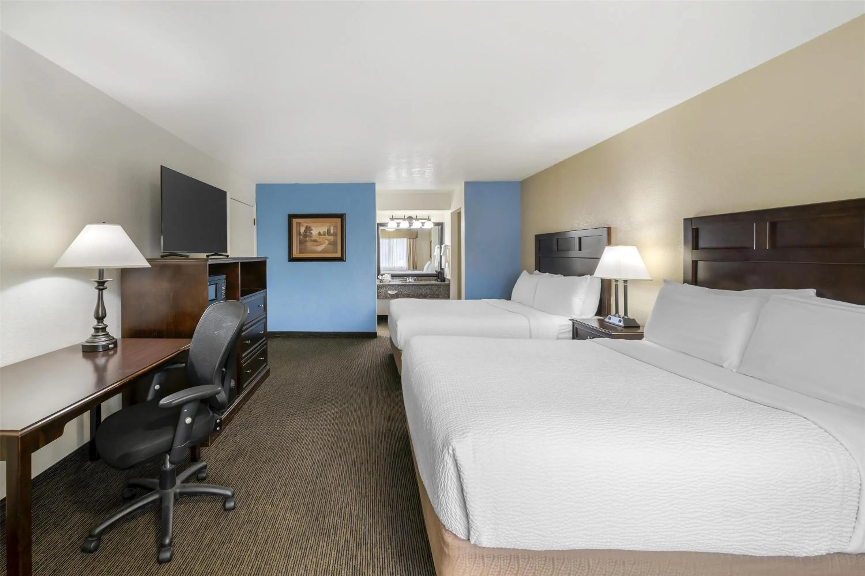Queen Room with Two Queen Beds - Non-Smoking in Best Western Arcata Inn