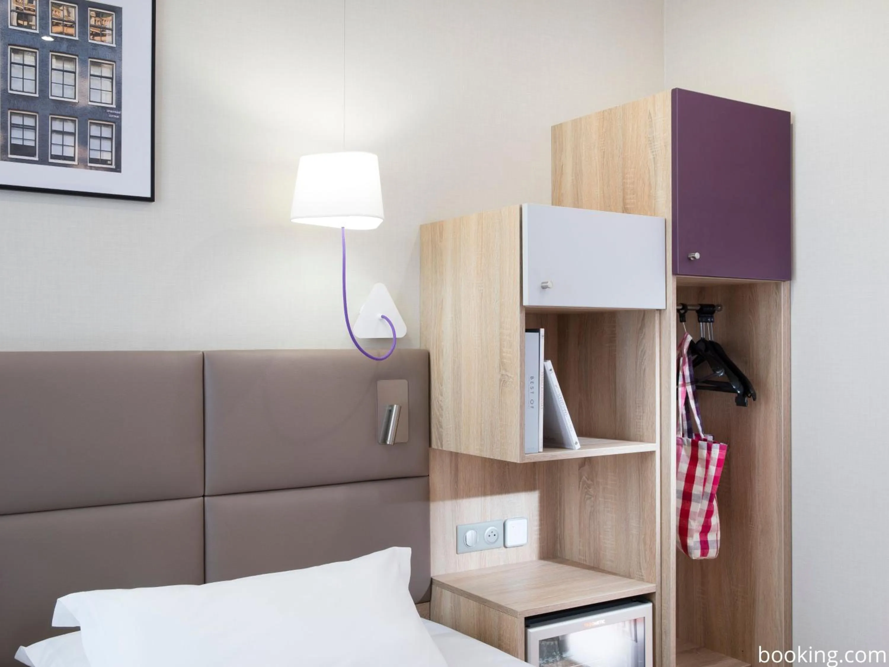 Standard Single Room in Hotel Daumesnil-Vincennes