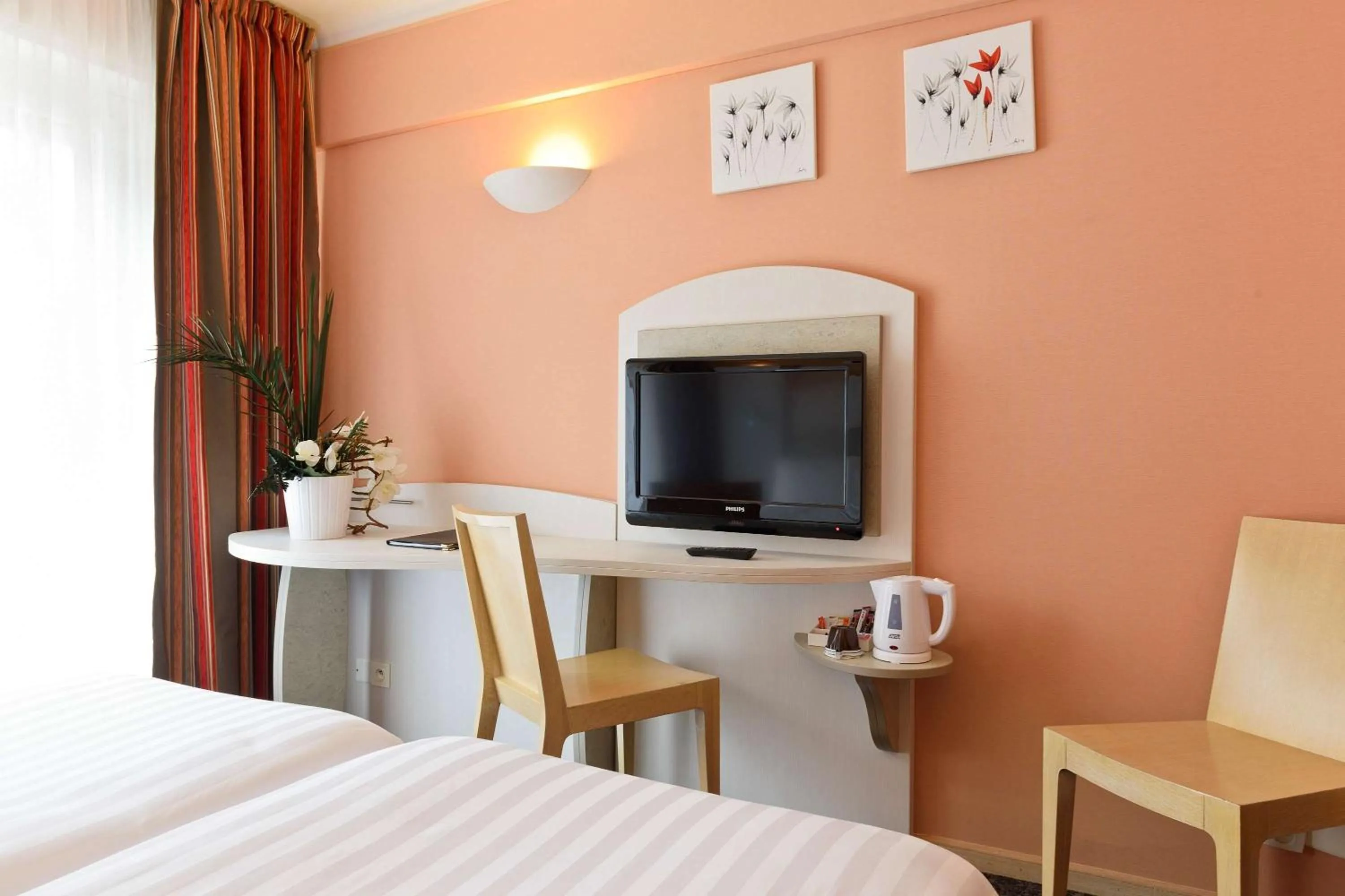 Comfort Twin Room - Non-Smoking in Best Western Astoria