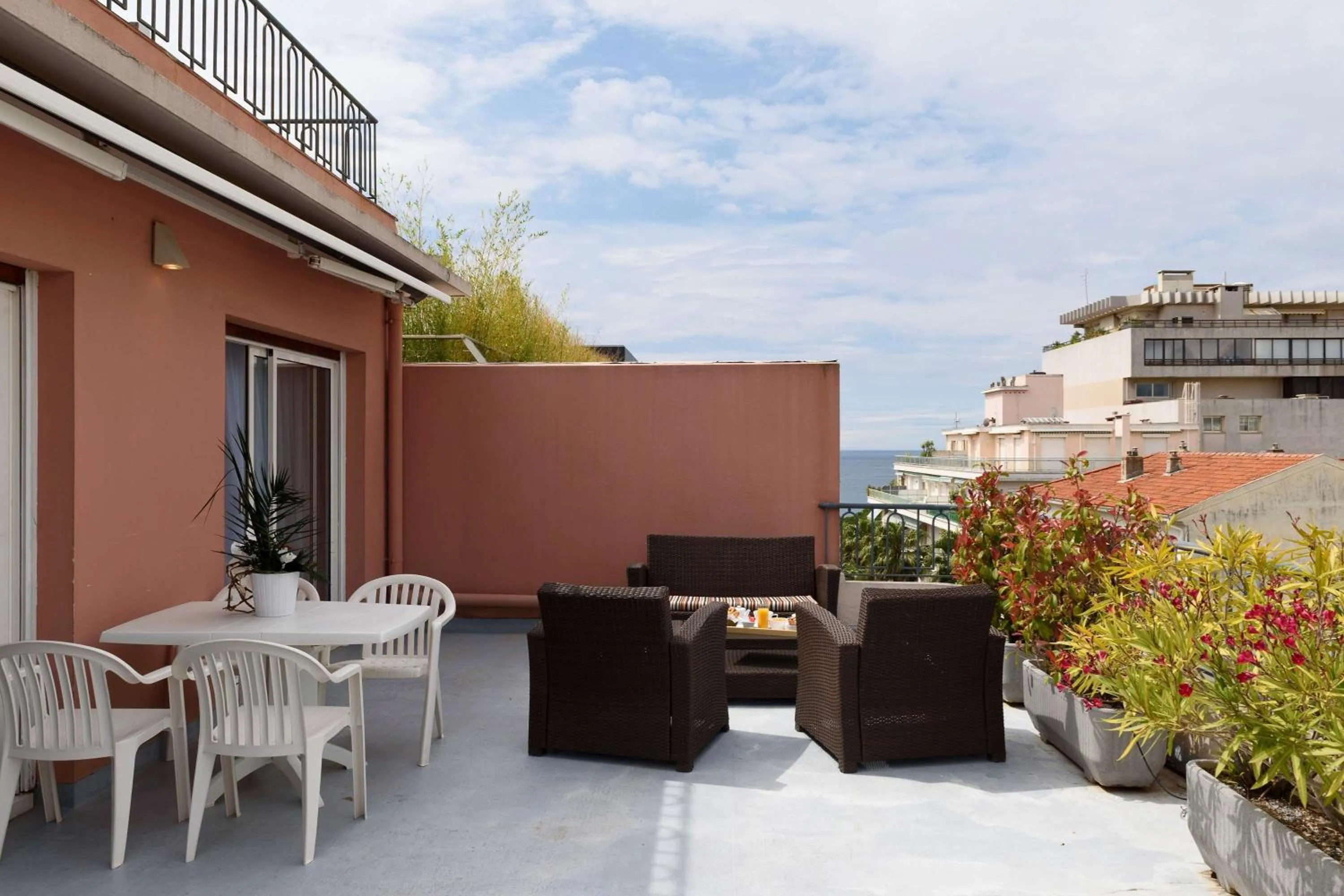 Family Room with Terrace in Best Western Astoria