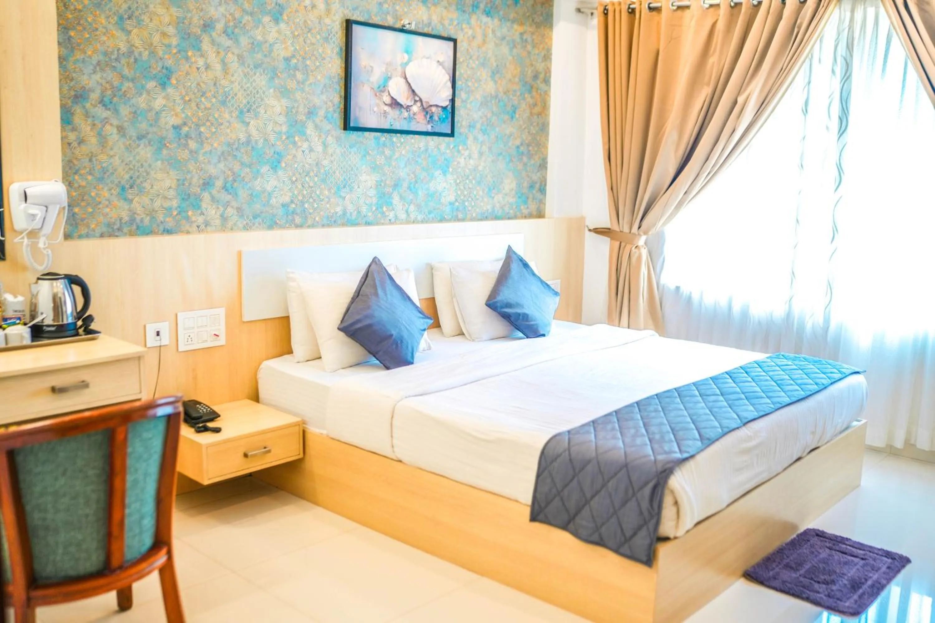 Deluxe Double Room in Athirappilly Rainland Resort