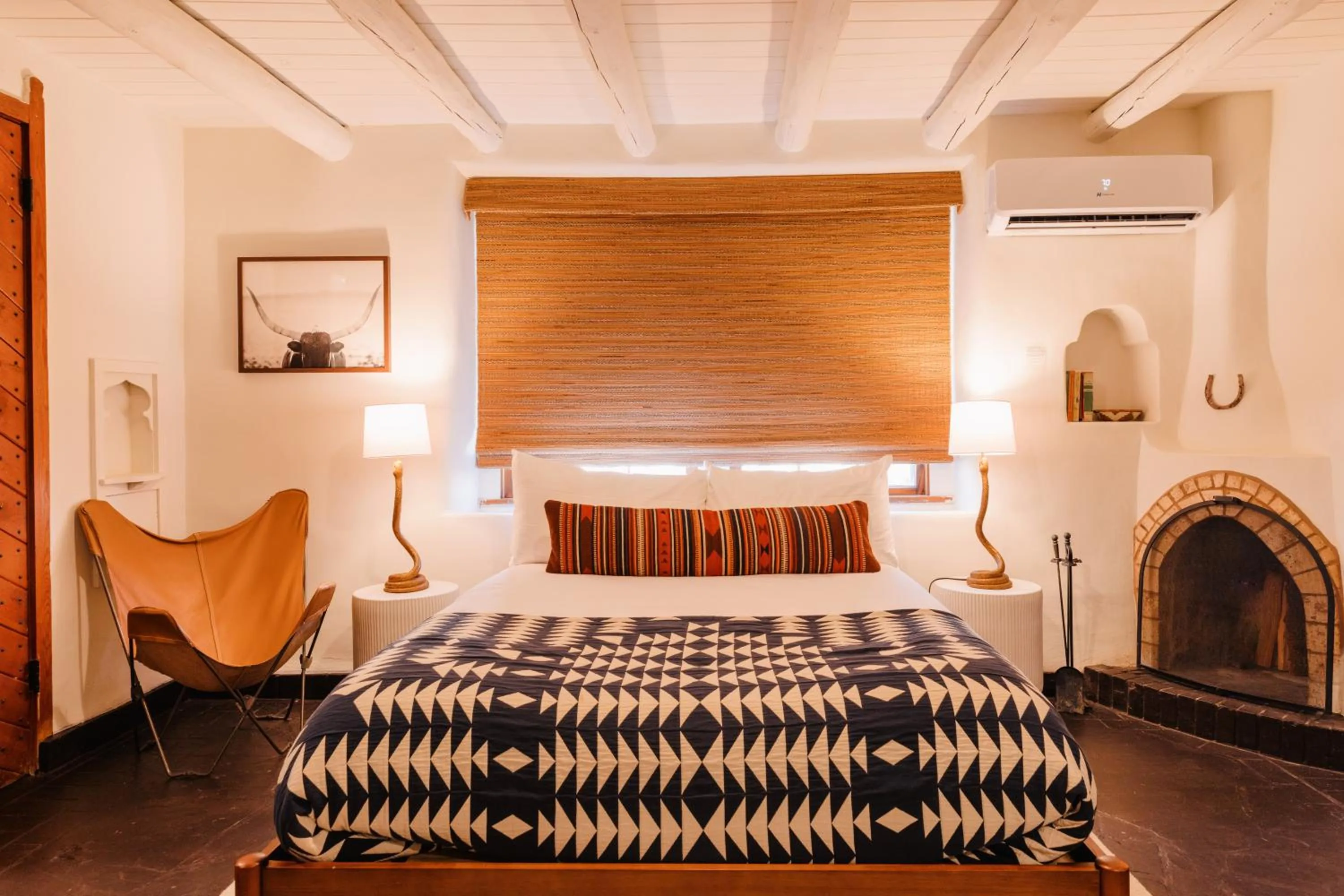 Queen Room in Pueblo Bonito Inn