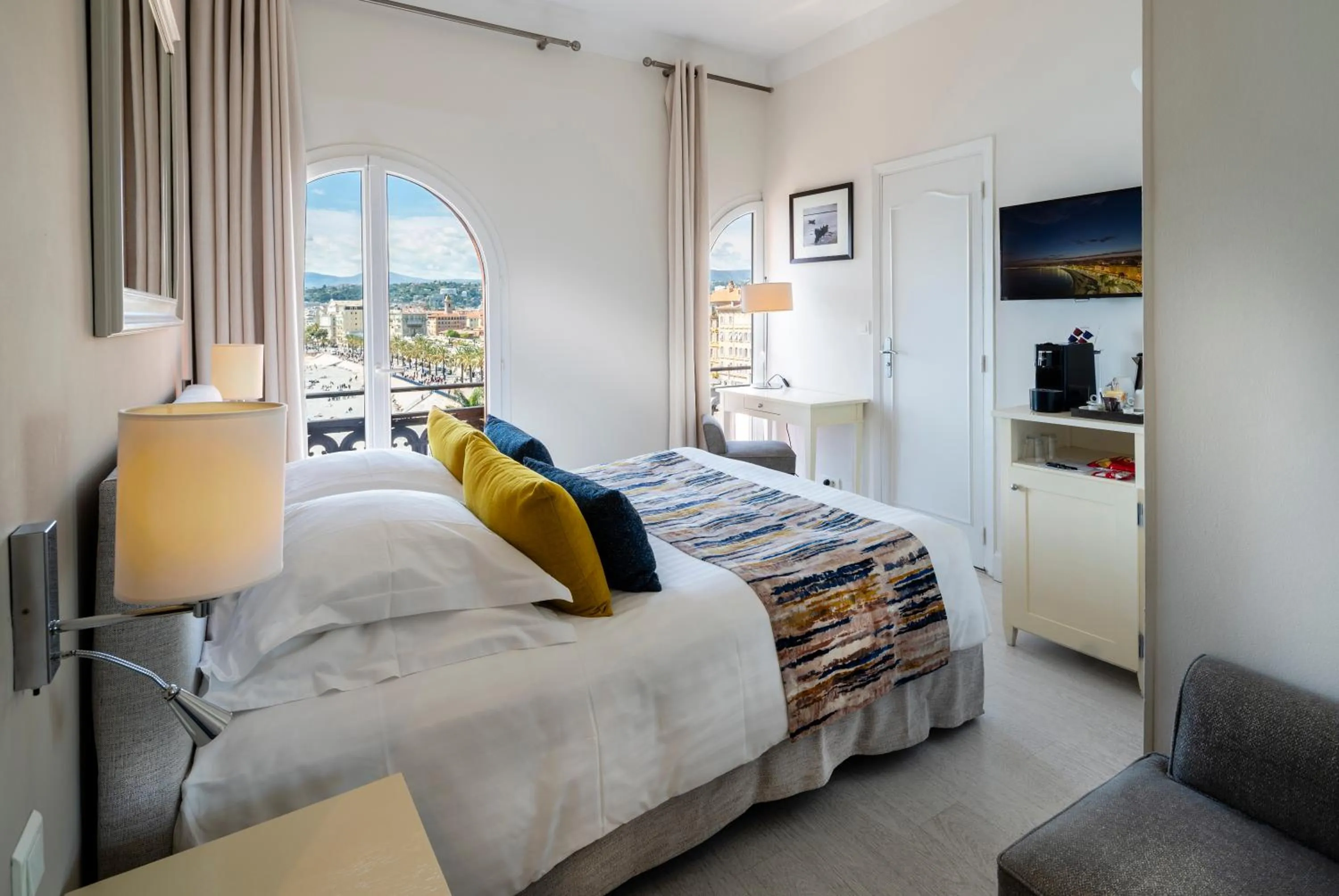 Tradition Single Room in Hotel Suisse