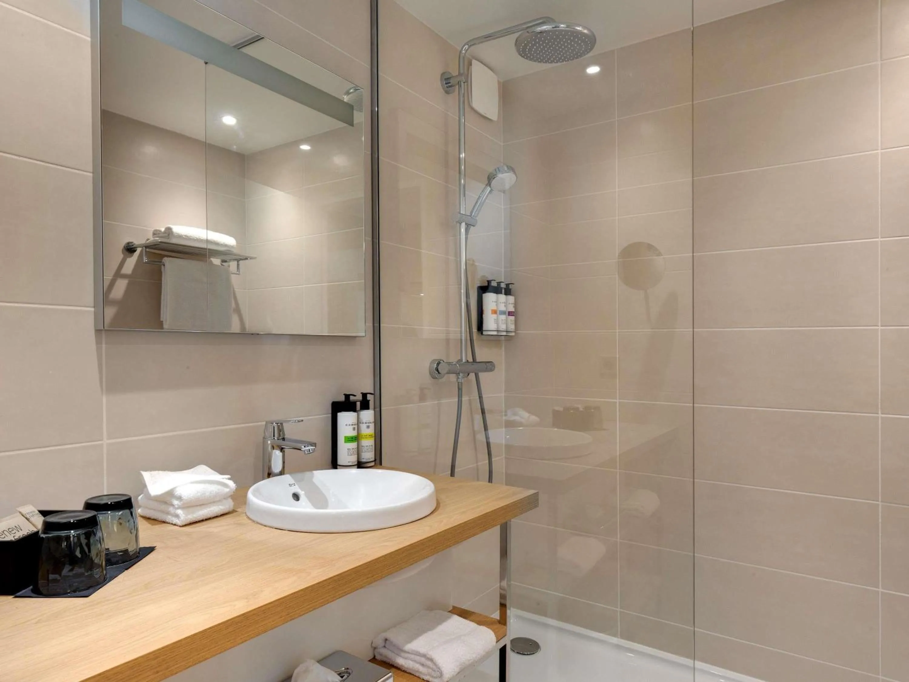 Superior Twin Room in Pullman La Pléiade Montpellier Centre