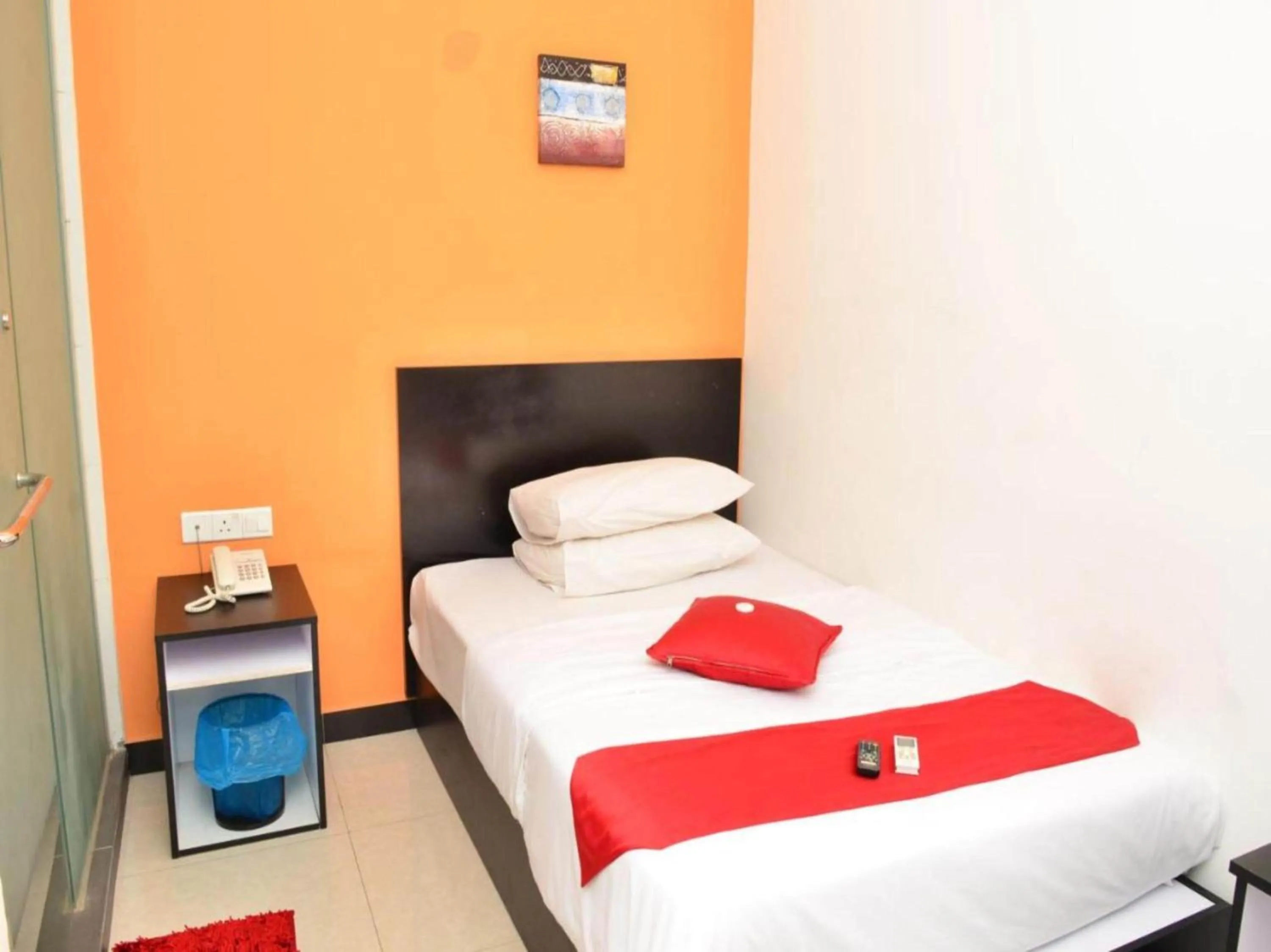 Deluxe Single Room - single occupancy in Hotel O Dspark Port Klang