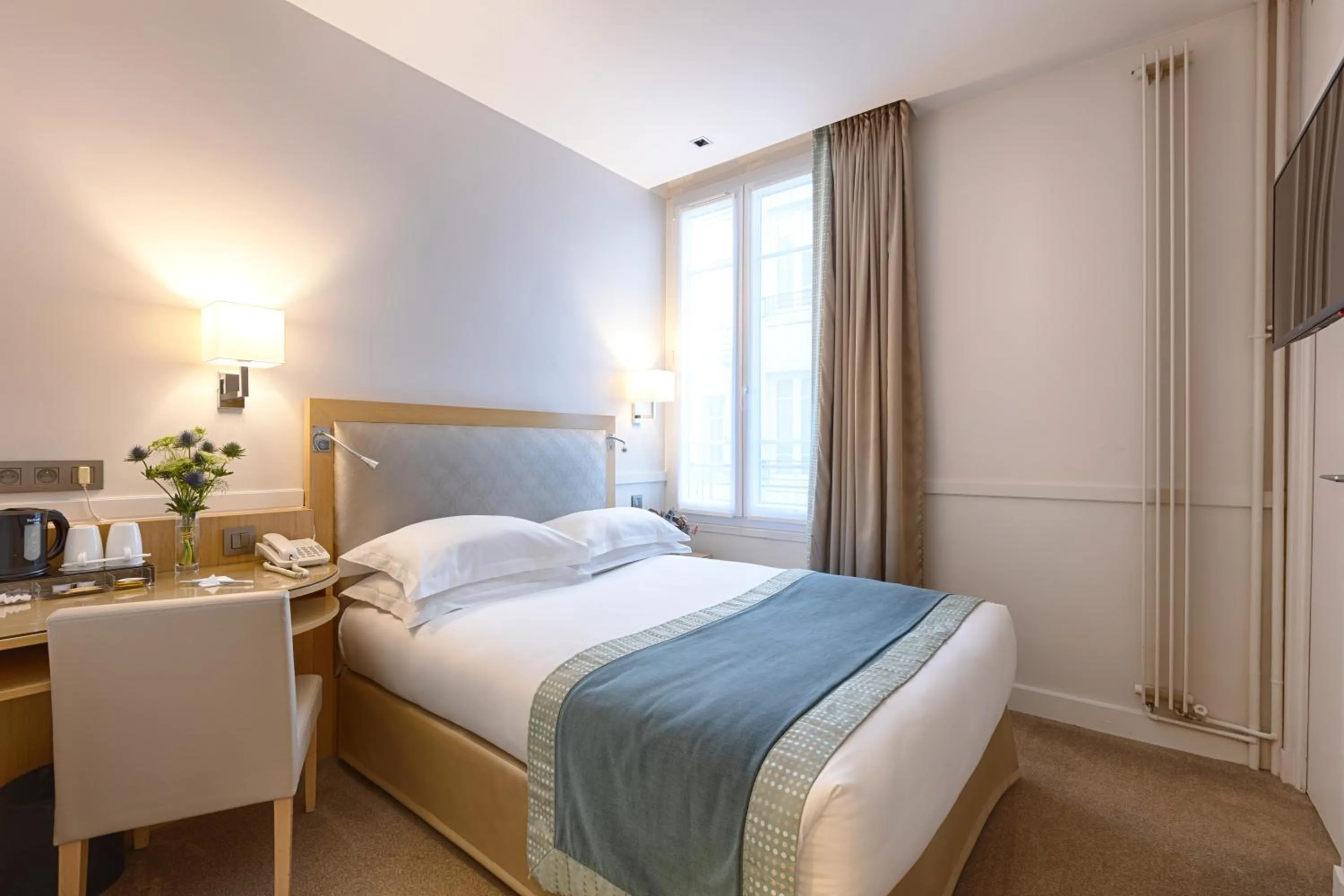 Club Double Room in Floride-Etoile