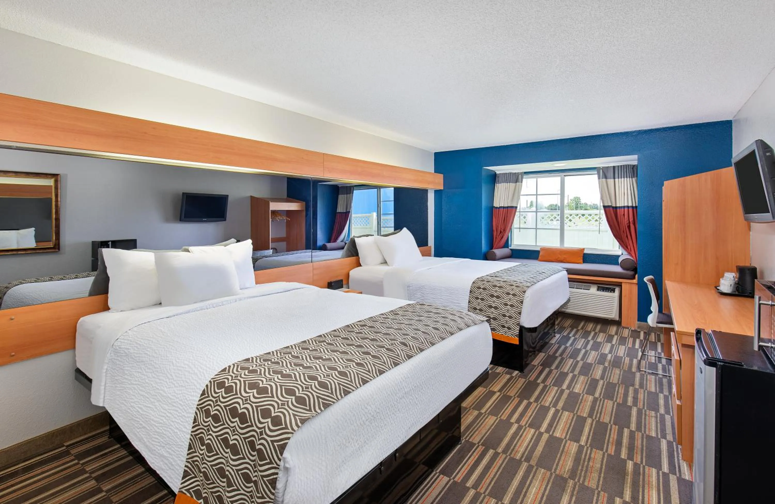 Deluxe Queen Room - Disability Access/Non-Smoking in Microtel Inn & Suites by Wyndham Cordova Memphis I-40 East