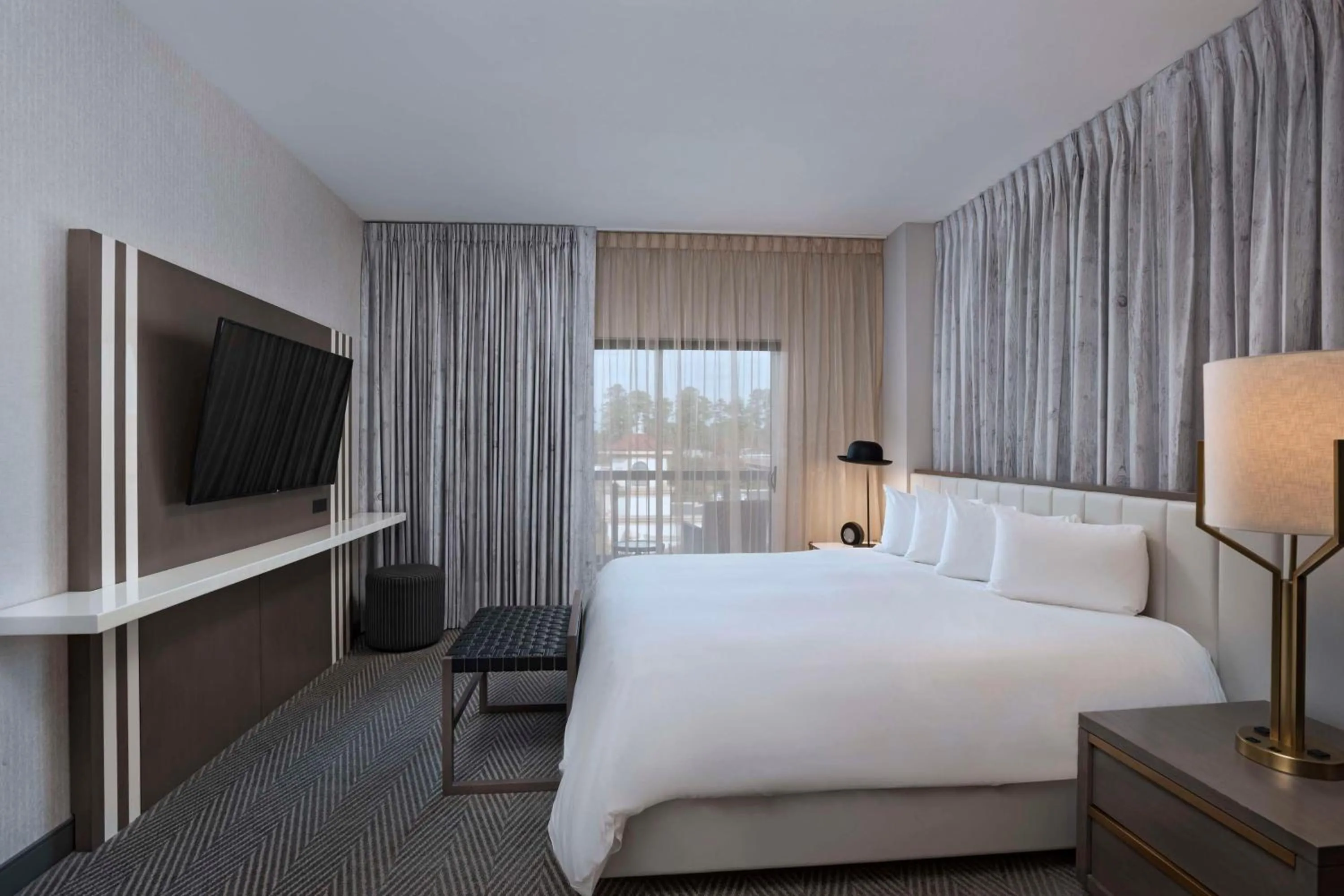 Lux Suite with King Sofa Bed in Hyatt Centric The Woodlands