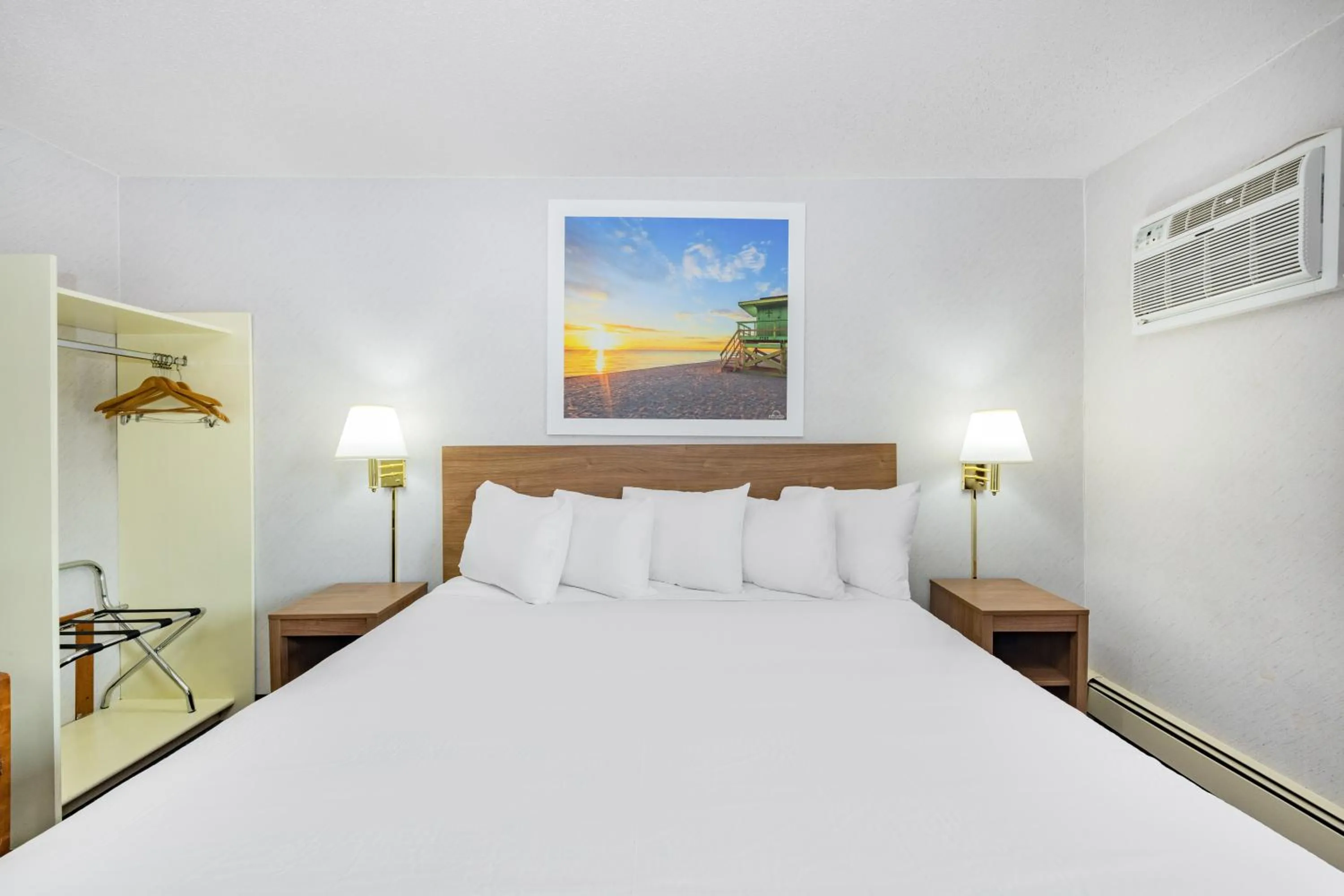 King Room - Non-Smoking in Days Inn by Wyndham Monticello