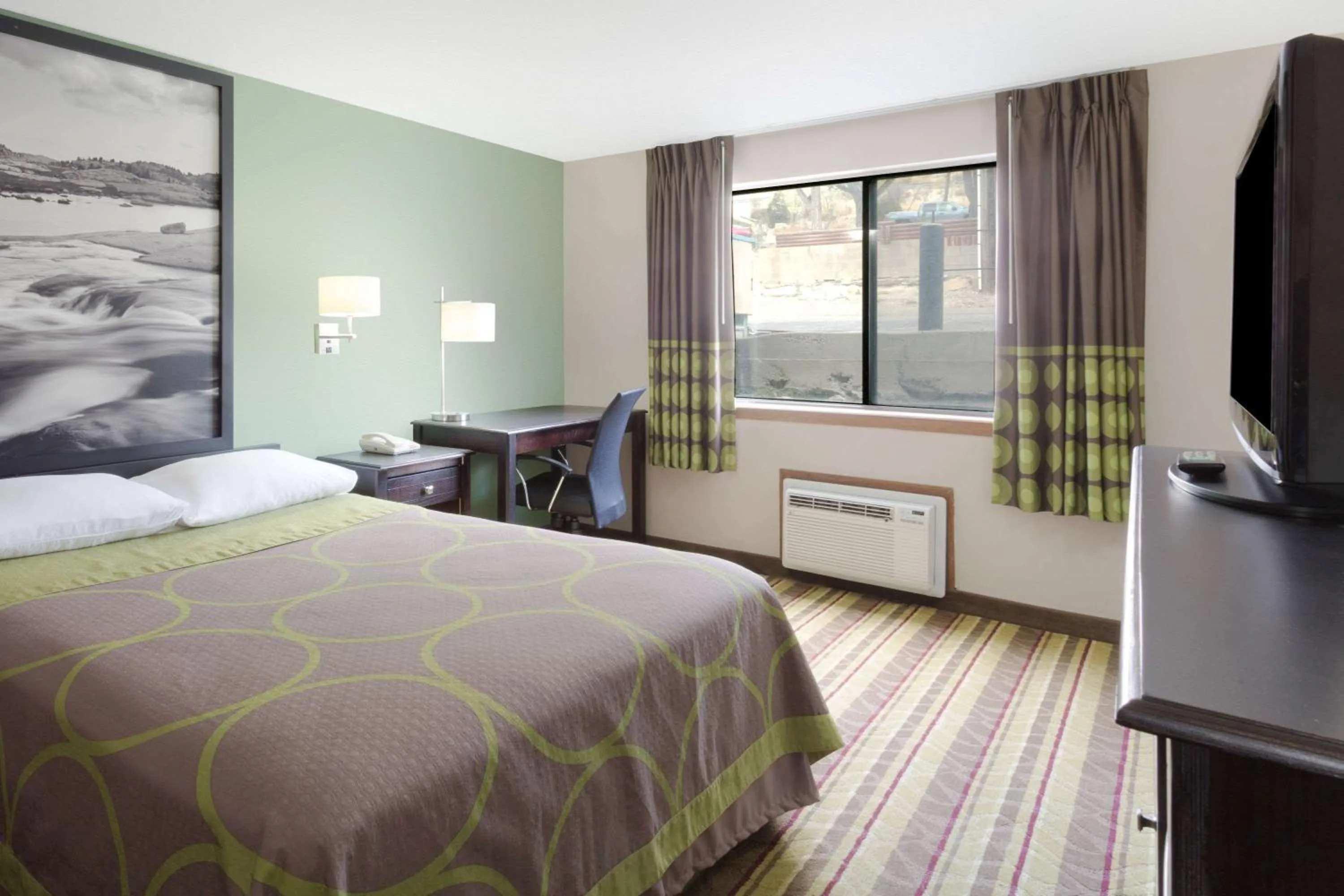 Queen Room - Mobility Access/Non-Smoking in Super 8 by Wyndham Green River