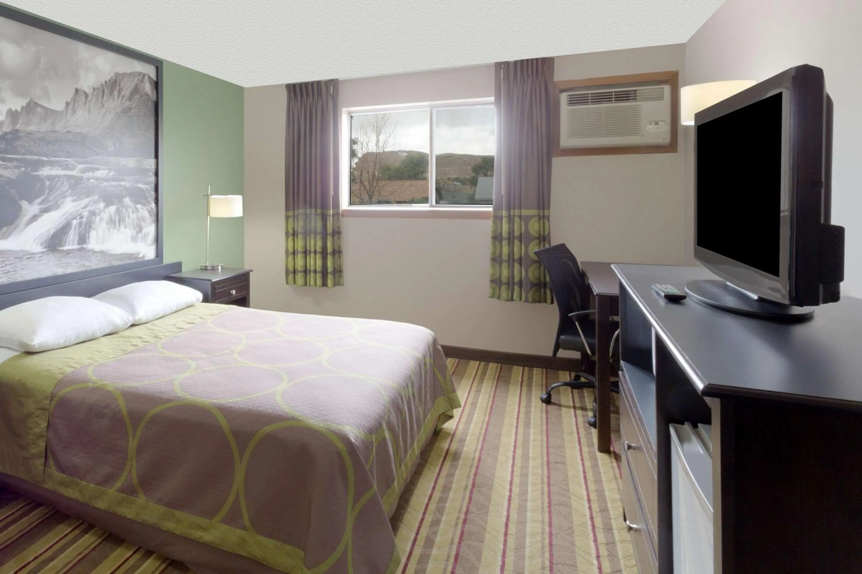 Queen Room - Non-Smoking in Super 8 by Wyndham Green River