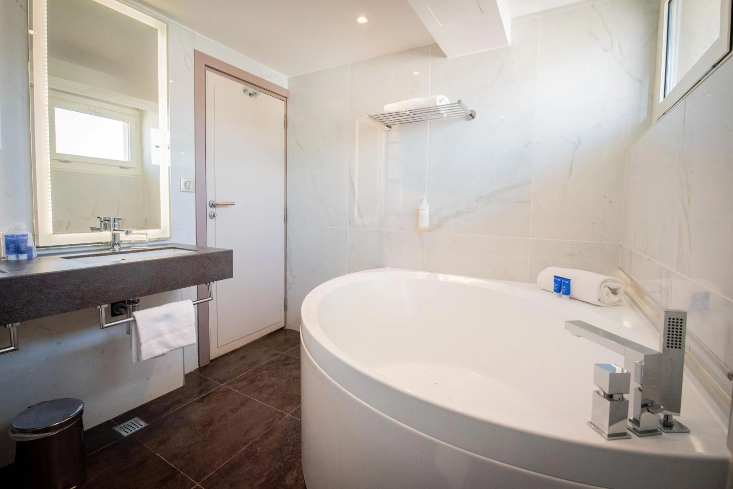 Bathroom in Splendid Hotel & Spa Nice