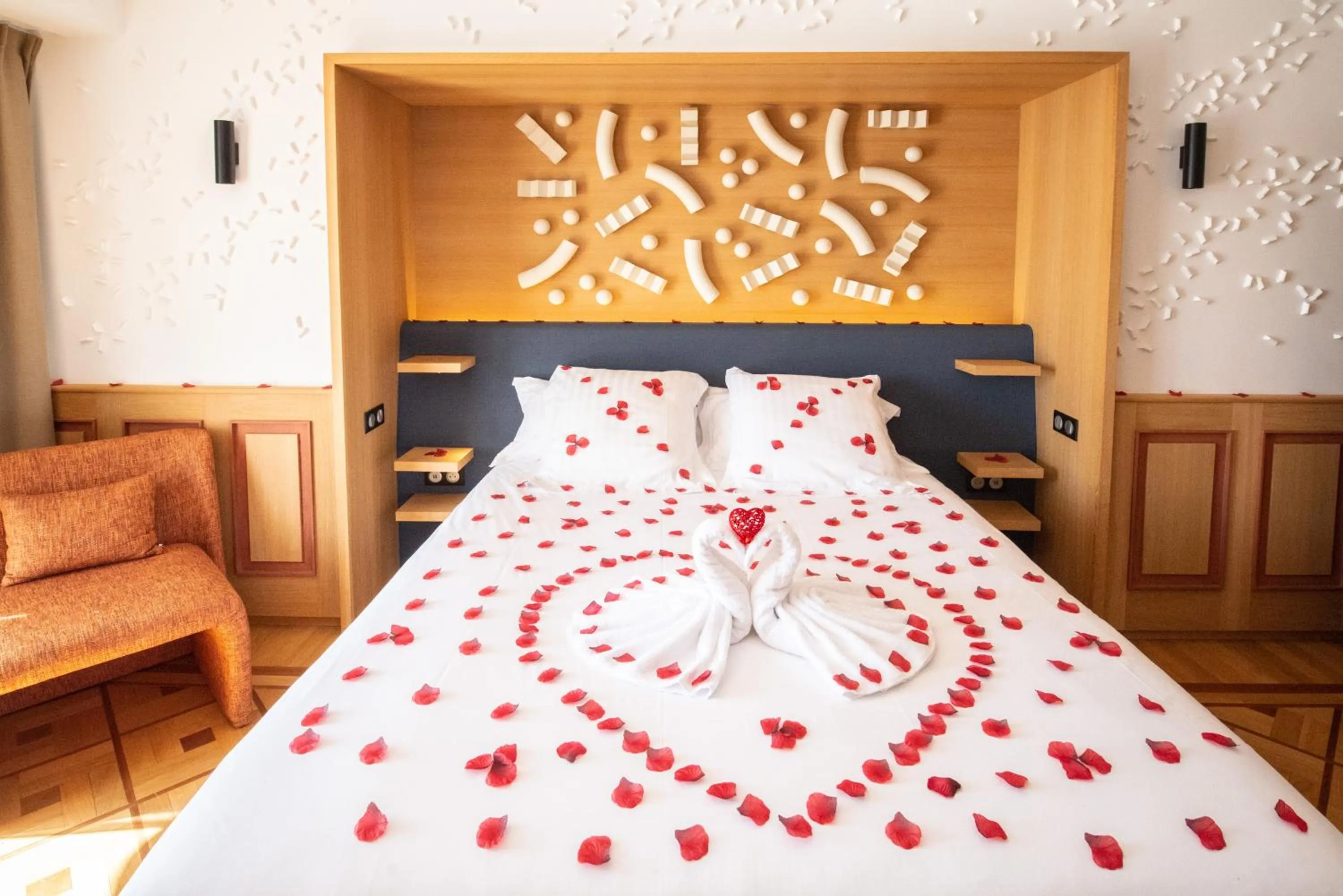 Bedroom, Bed in Splendid Hotel & Spa Nice
