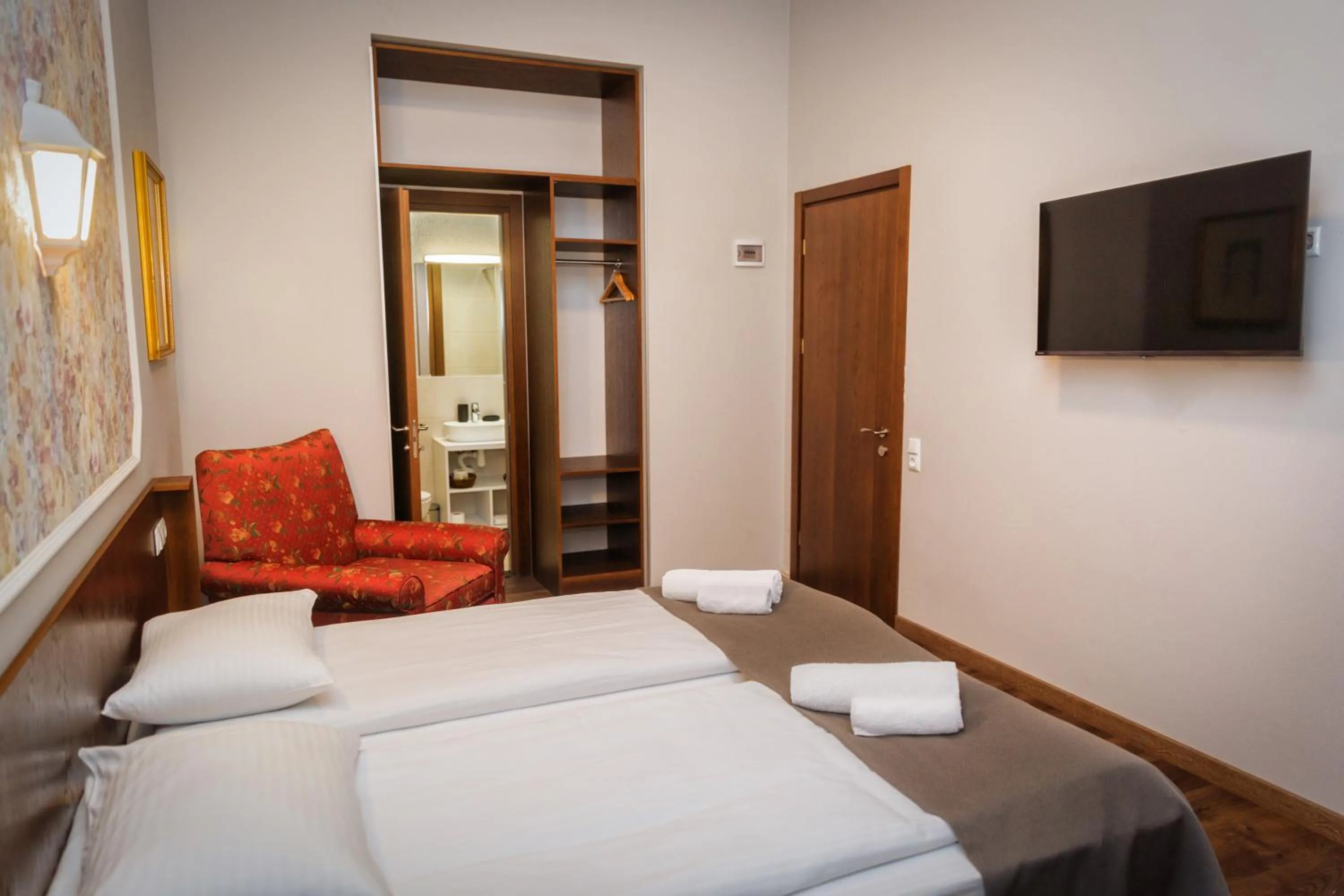 Deluxe Double or Twin Room with Garden View in Tea for Two Hotel