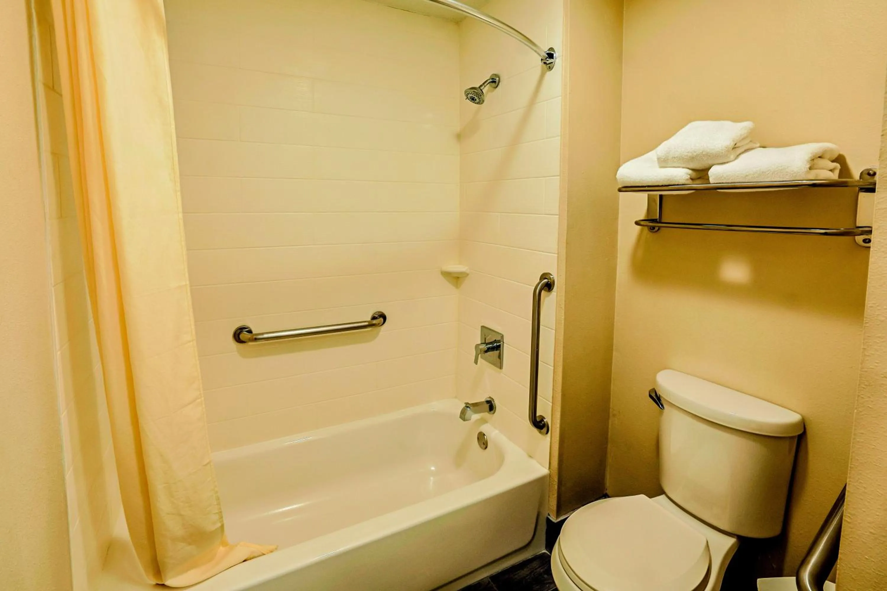 Classic Quadruple Room - Smoking in Motel 6 Nacogdoches, TX