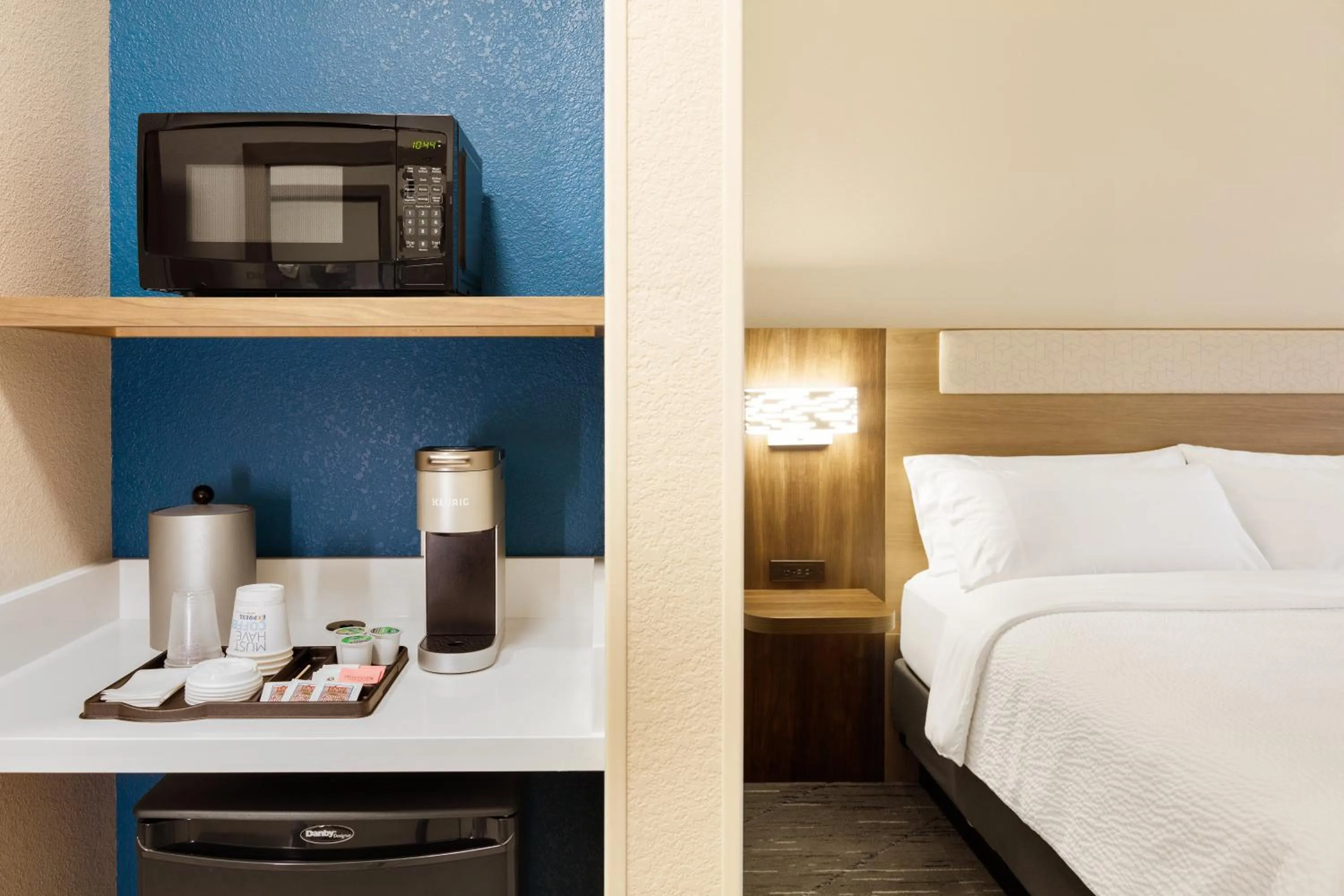 King Suite in Holiday Inn Express & Suites Ripley by IHG