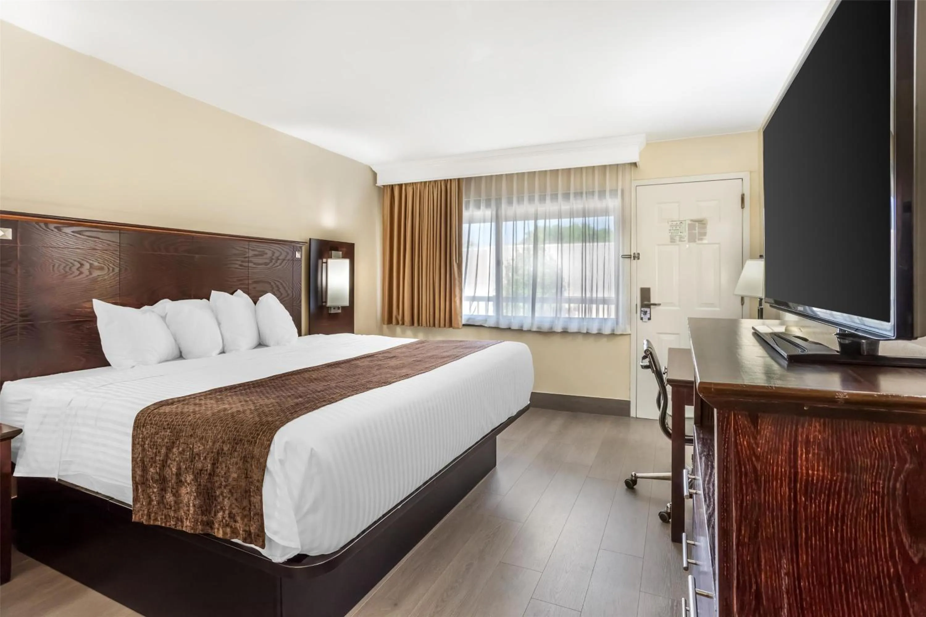 King Room - Non Smoking in Best Western Bar Harbour Inn