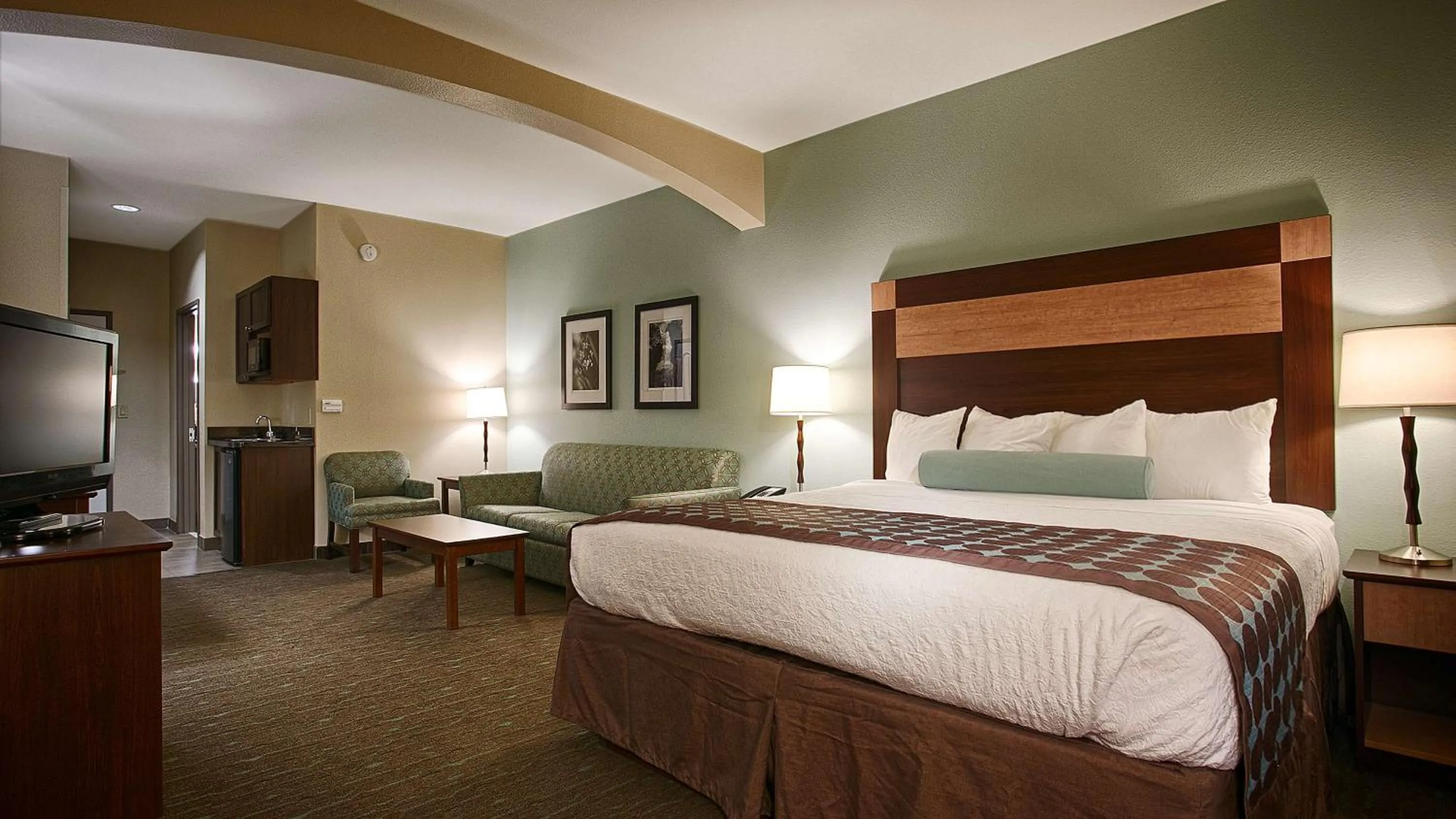 King Suite with Sofa Bed - Non-Smoking in Best Western Plus Texarkana Inn and Suites