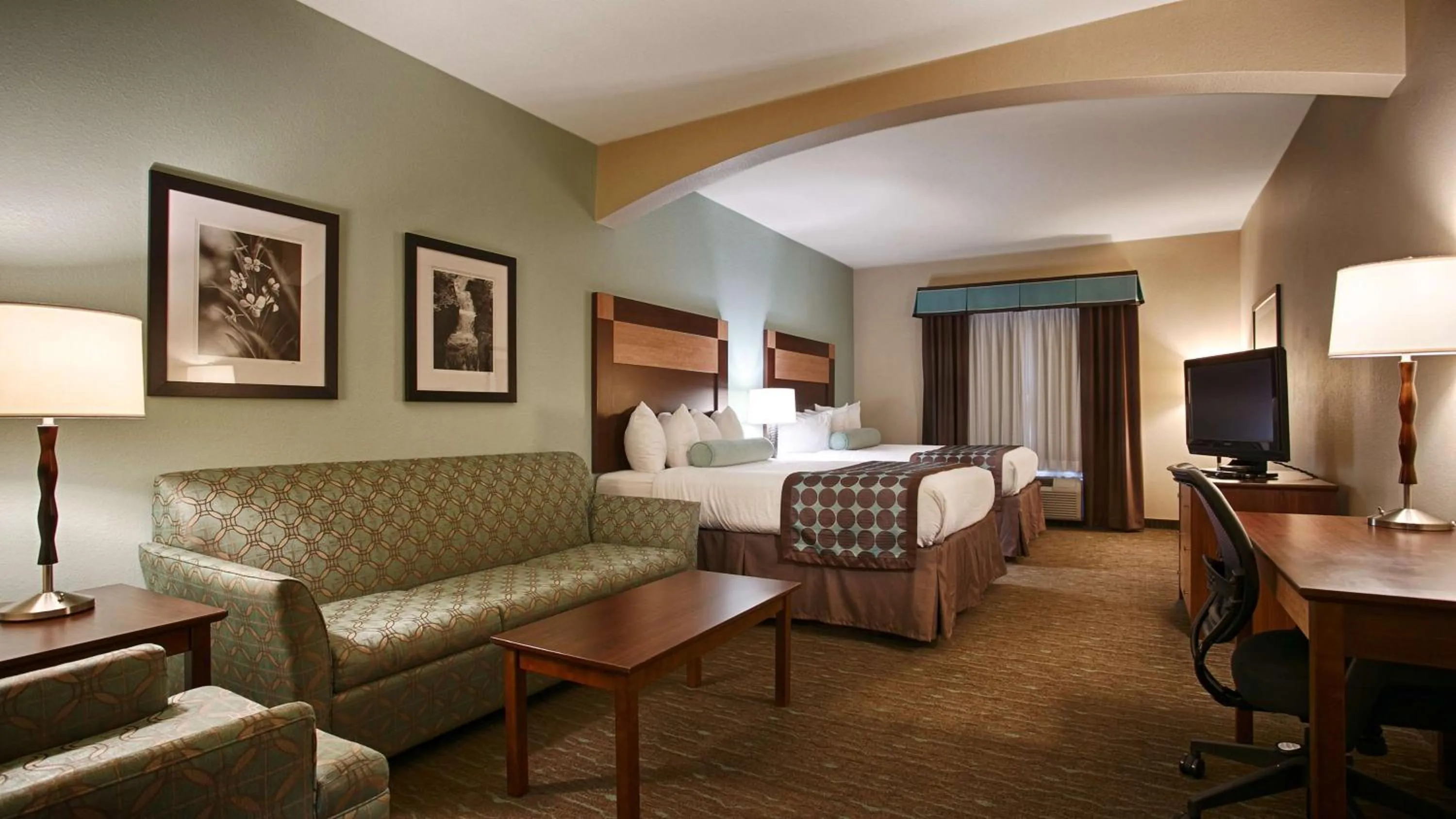 Queen Suite - Non-Smoking in Best Western Plus Texarkana Inn and Suites