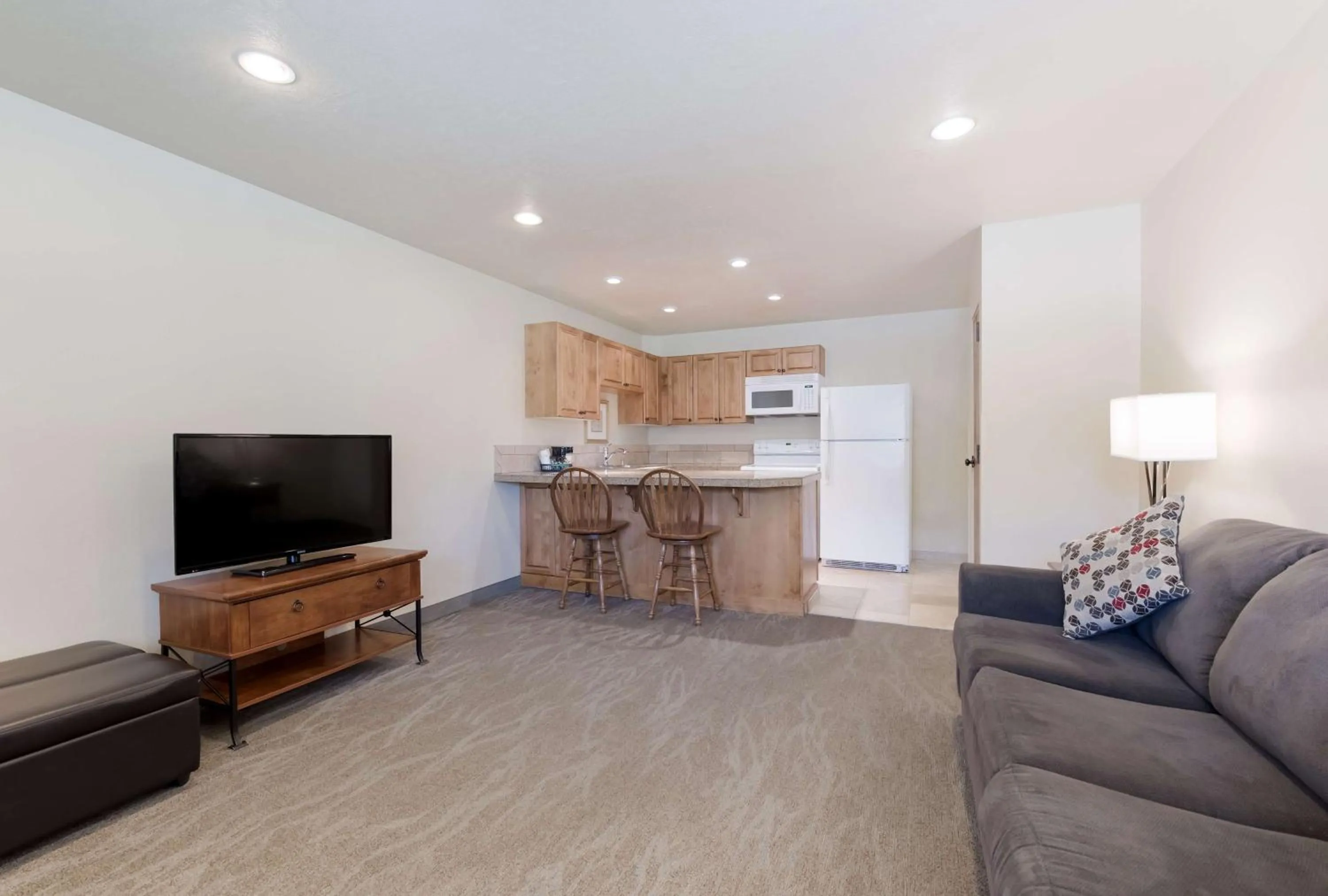 Double Suite with Two Double Beds with Sofa Bed in Best Western Foothills Inn