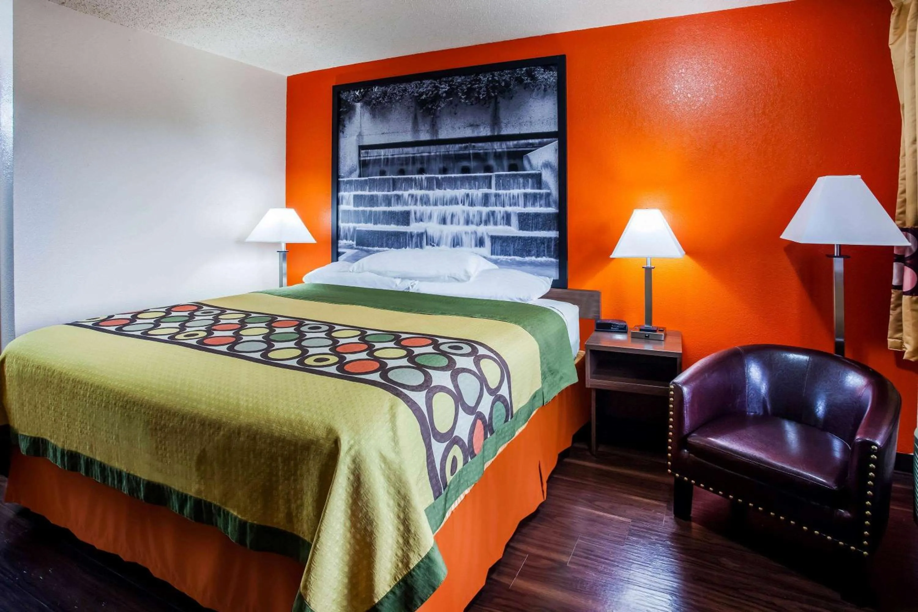 Queen Room with Mobility Access and Roll In Shower - Non-Smoking in Super 8 by Wyndham Giddings