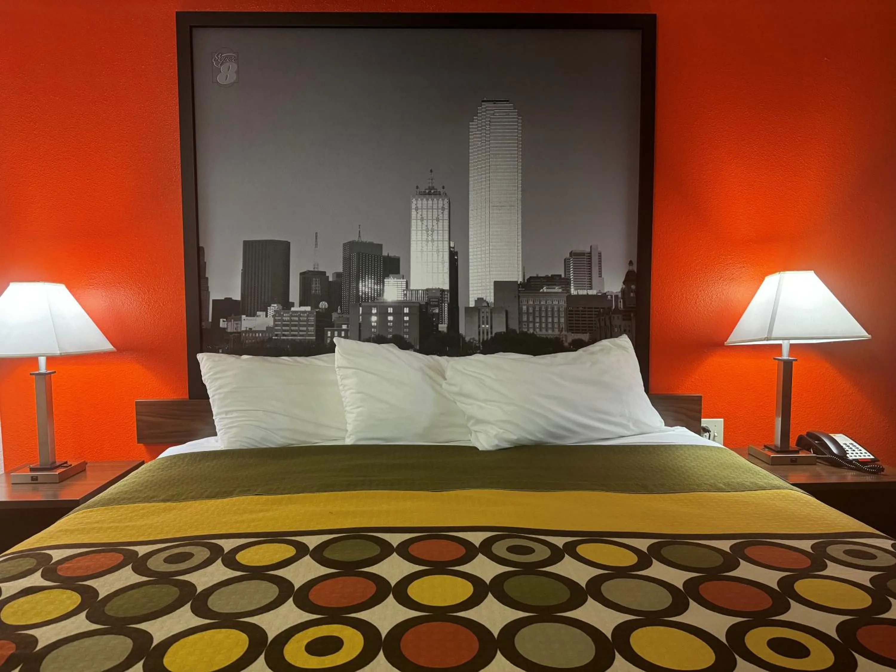 Deluxe Studio King Suite - Non-Smoking in Super 8 by Wyndham Giddings