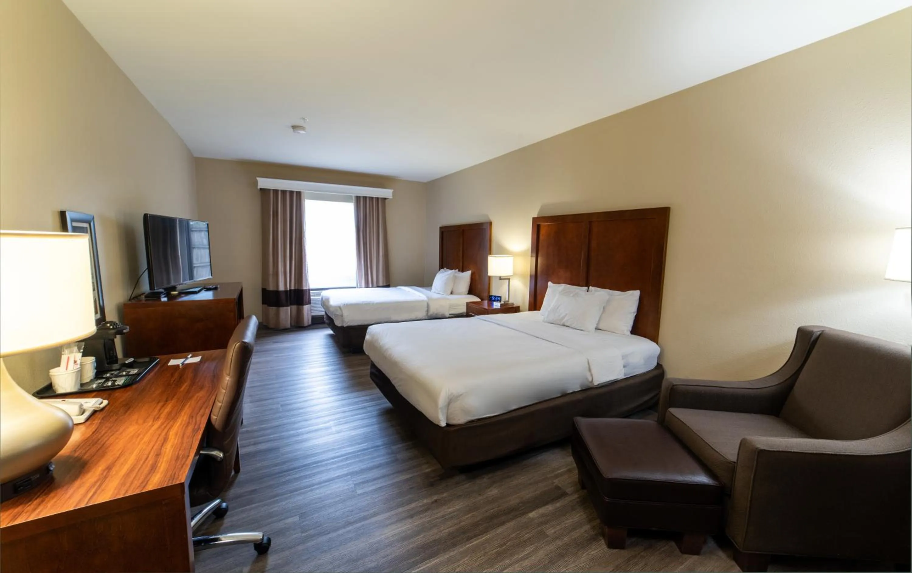Queen Room with Two Queen Beds - Non-Smoking in Sonesta Essential - Baton Rouge Airport