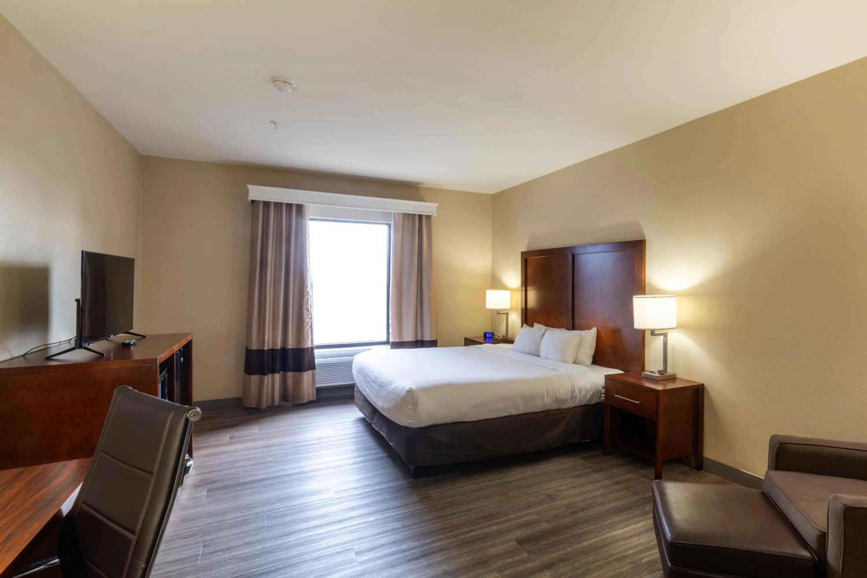 King Room - Disability Access/Non-Smoking in Sonesta Essential - Baton Rouge Airport