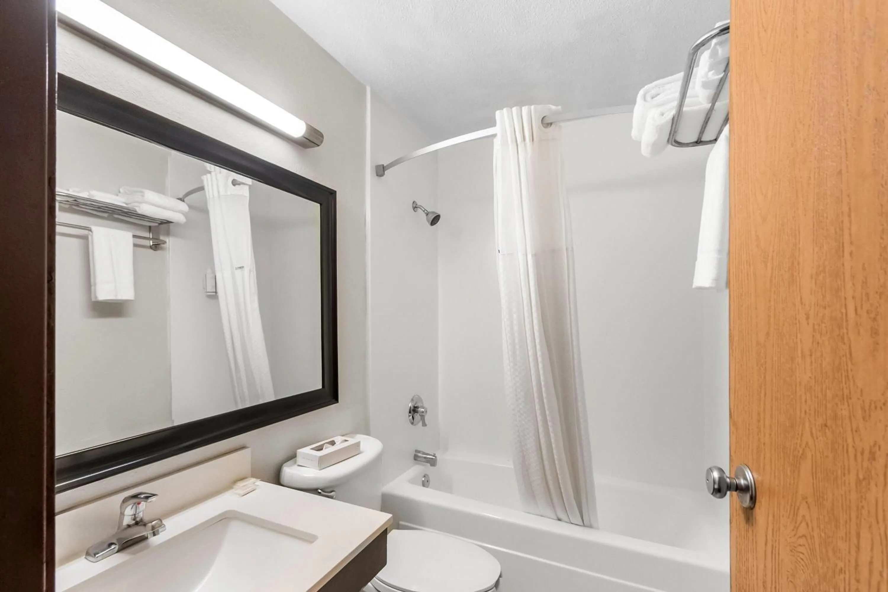 Double Room with Two Double Beds - Smoking in Super 8 by Wyndham Dumfries/Quantico