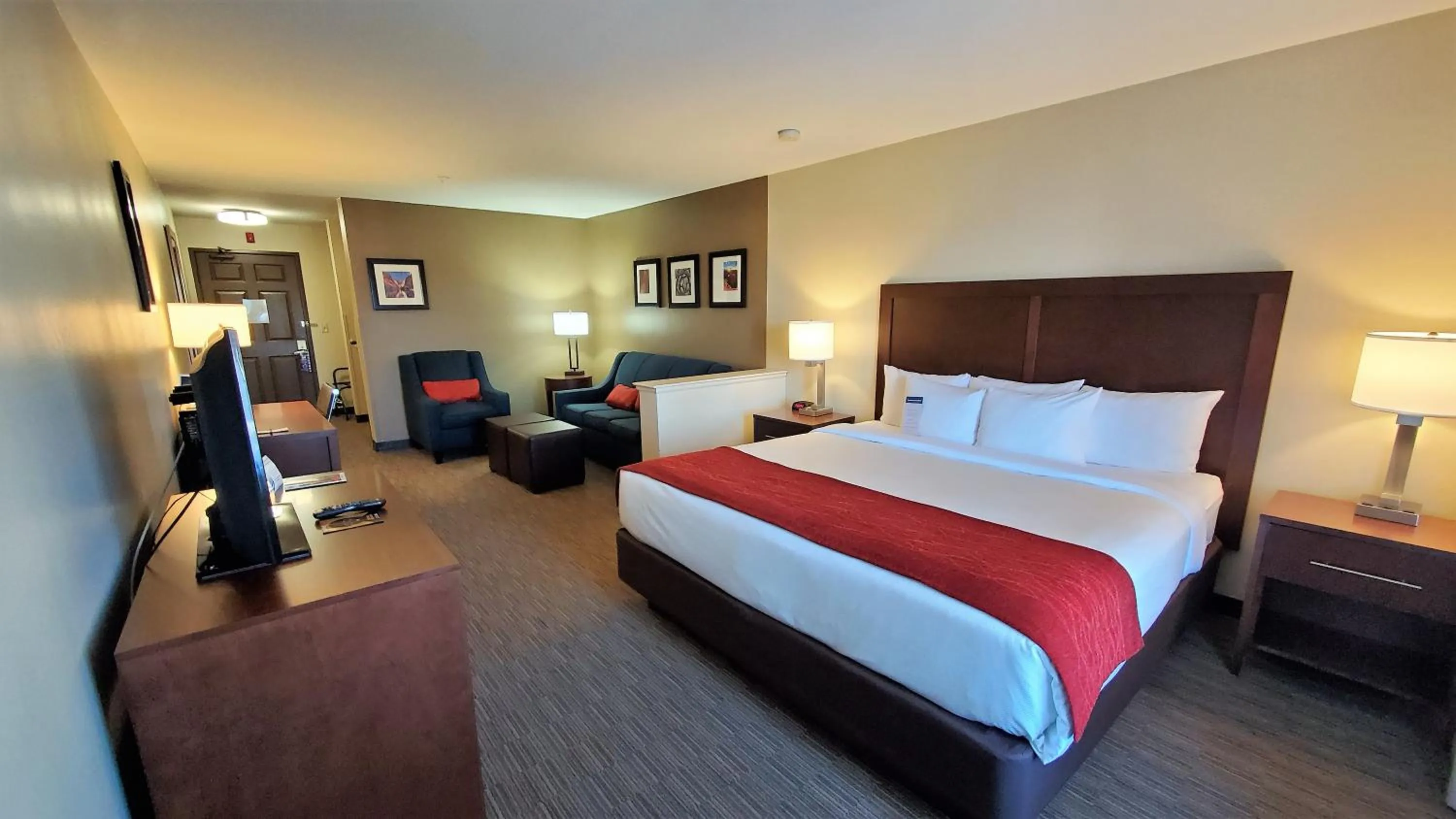King Room with Sofa Bed - Mobility Accessible/Non-Smoking in Comfort Inn & Suites Tempe Phoenix Sky Harbor Airport