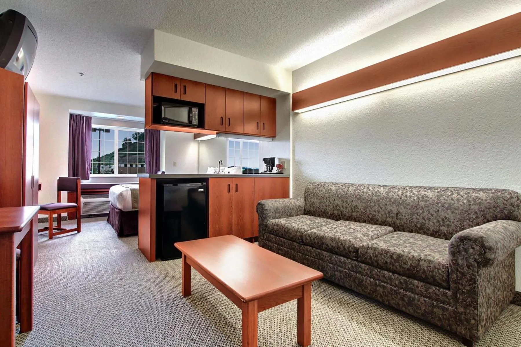 Queen Studio Suite - Mobility Access/Non-Smoking in Microtel Inn & Suites by Wyndham Bridgeport