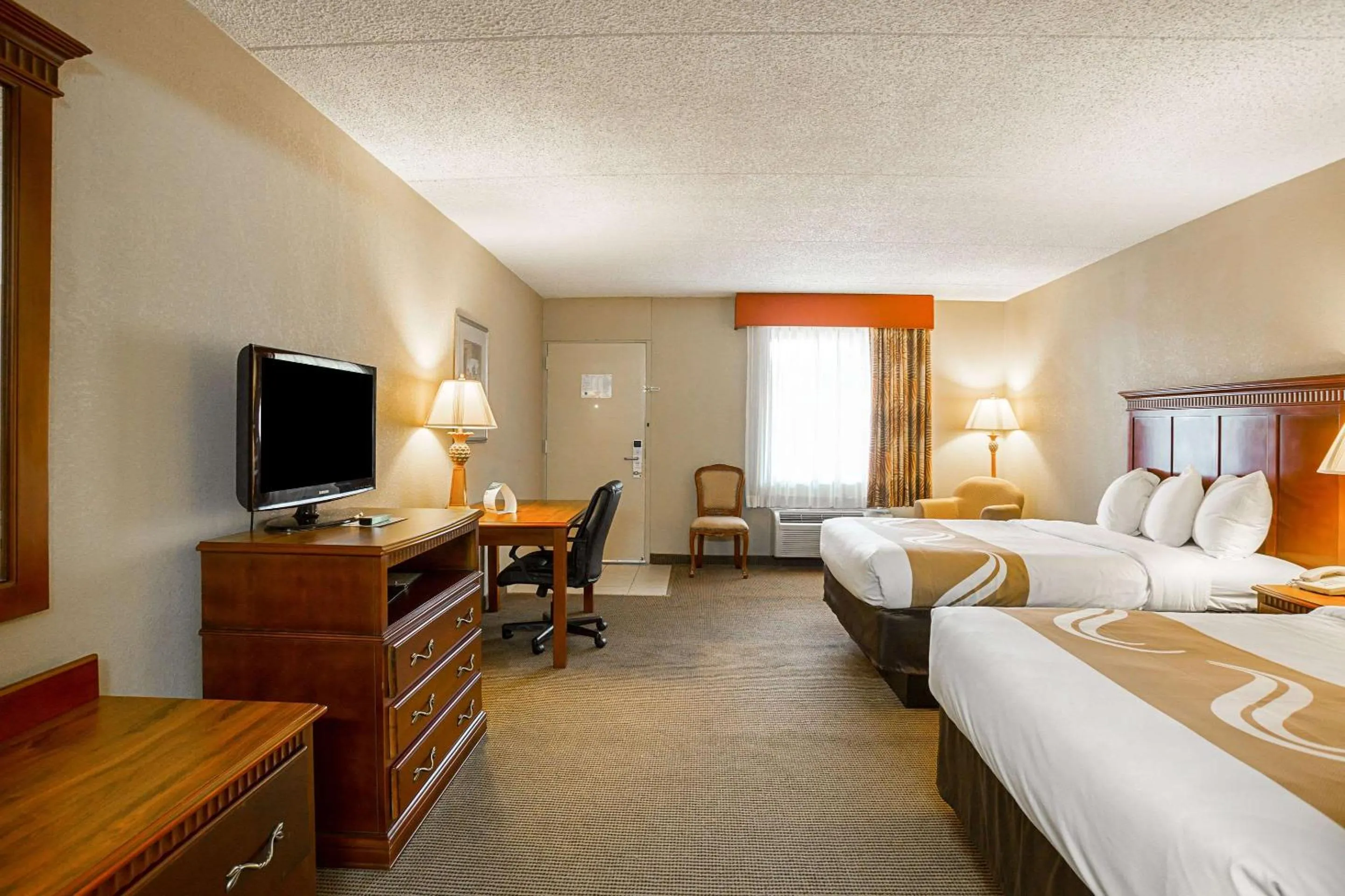 Double Room with Two Double Beds- Smoking  in Quality Inn Hurricane Mills I-40