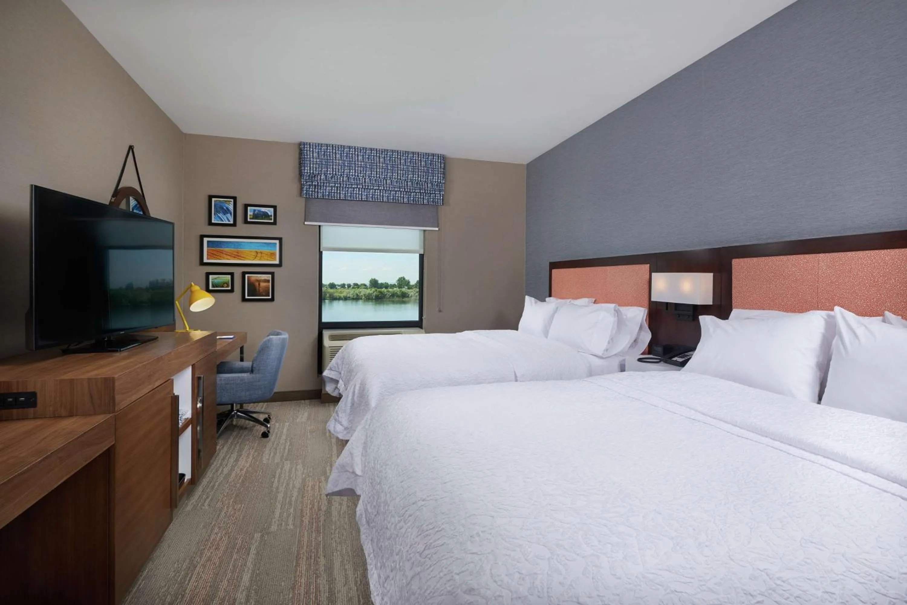 Queen Room with Two Queen Beds and Water View - Non-Smoking in Hampton Inn Burley