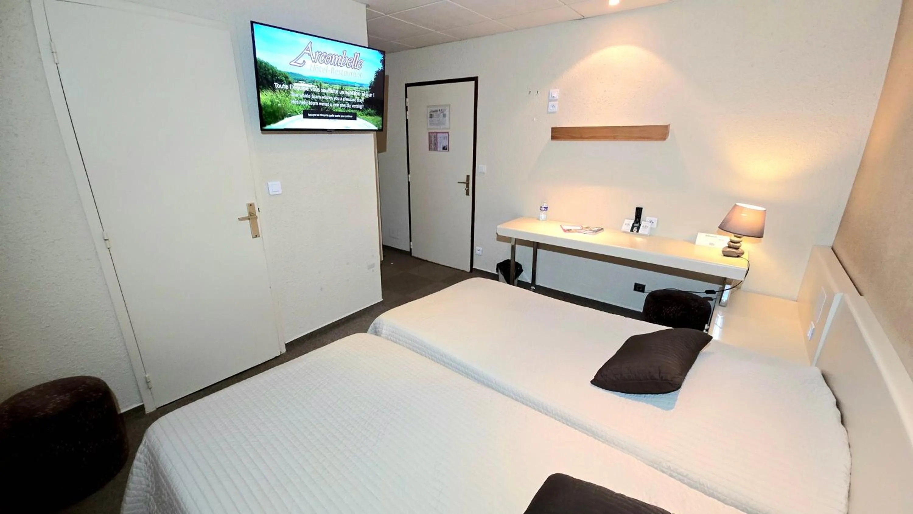 Twin Room in Logis Hôtel & Restaurant Arcombelle