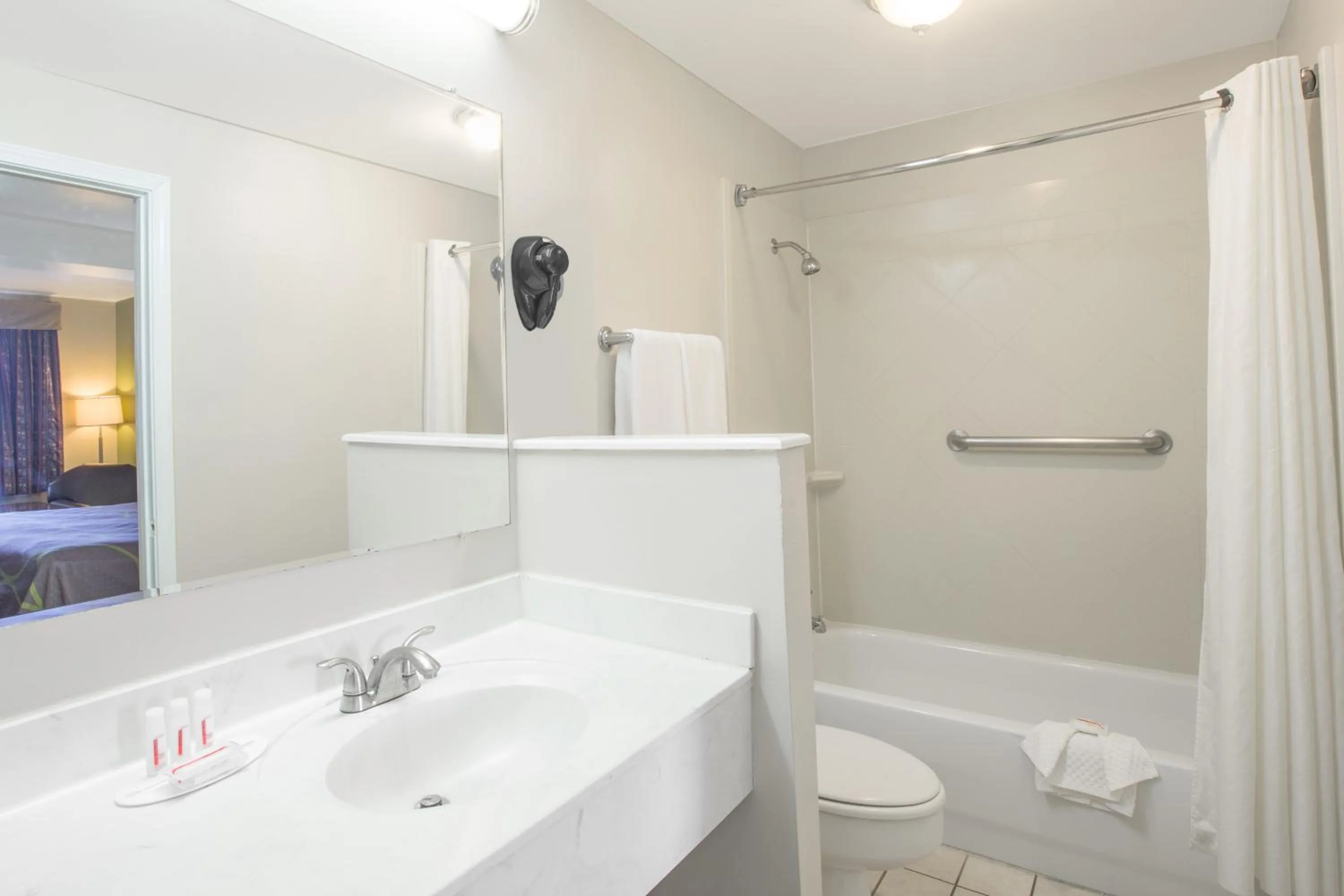 Deluxe Queen Room with Two Queen Beds - Smoking in Super 8 by Wyndham Jasper