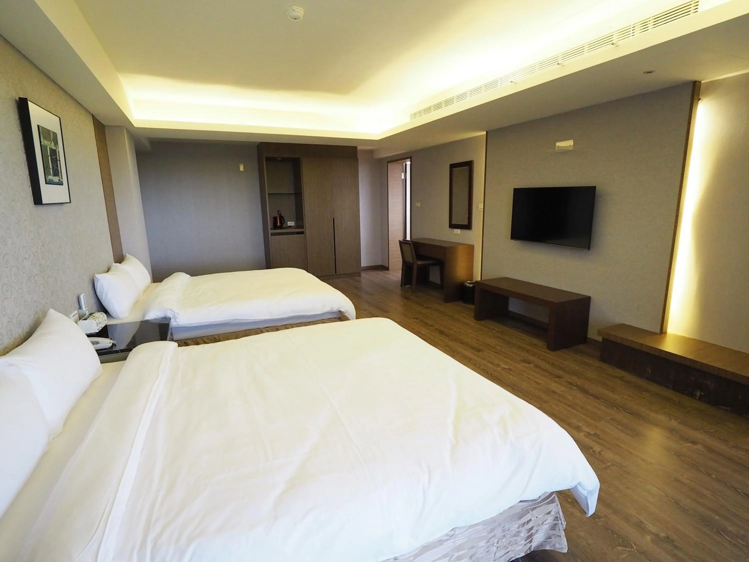 Deluxe Quadruple Room in Kailan Hotel