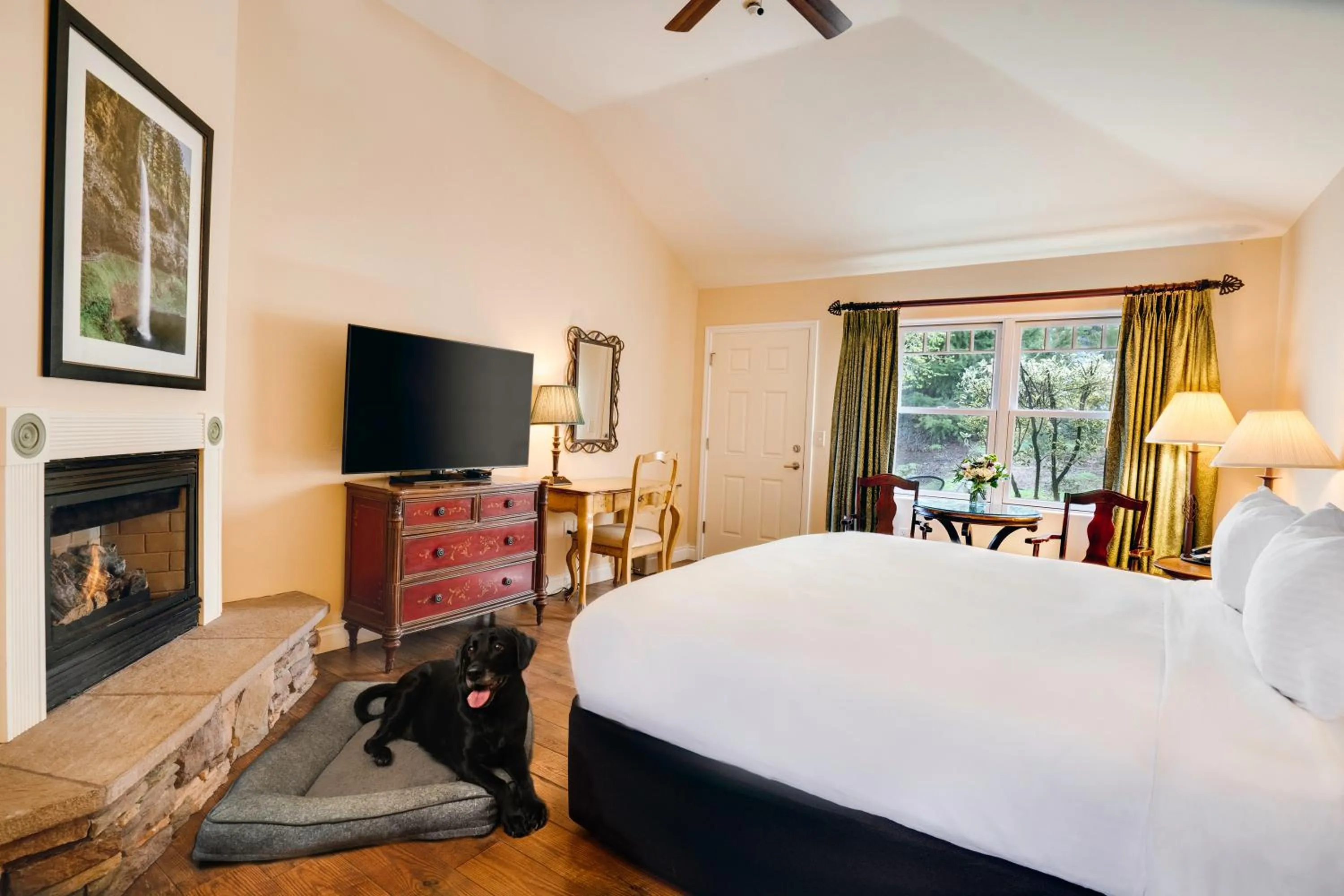 King Room in Oregon Garden Resort