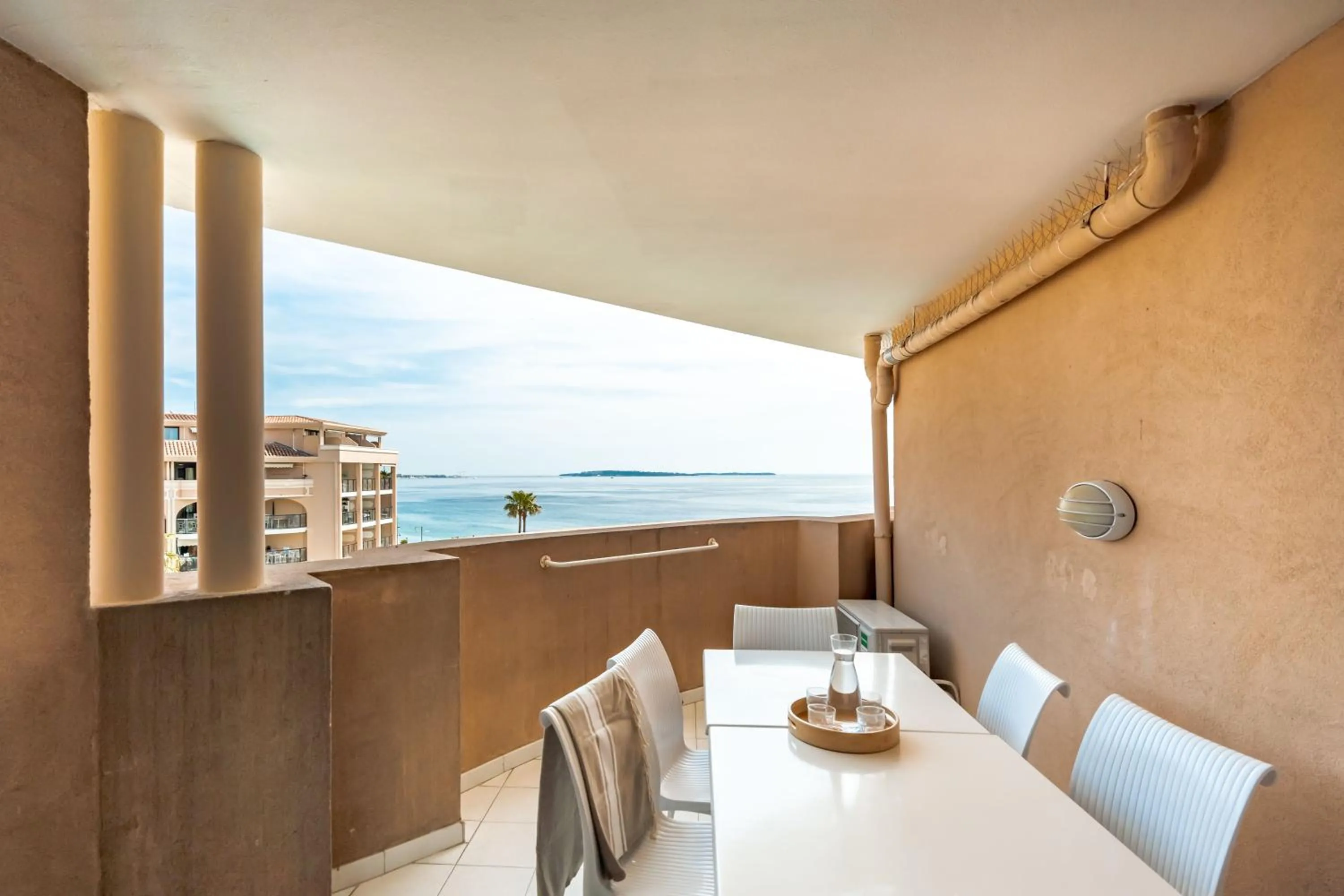 One-Bedroom Apartment with Sleeping Alcove, Air conditioning and Terrace or Balcony (6 People) - Sea View in Résidence Pierre & Vacances Cannes Verrerie