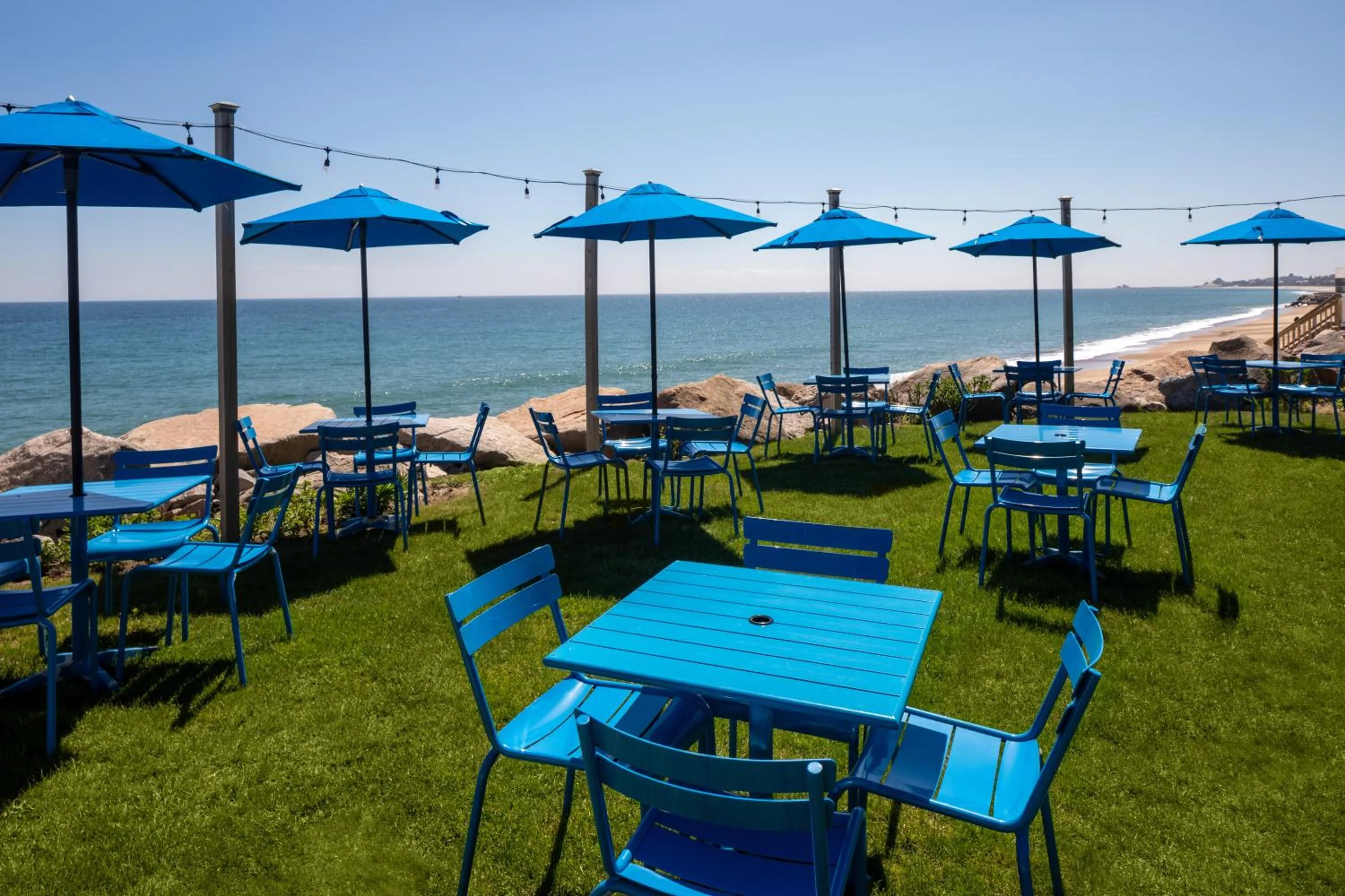 Queen Room with Restricted Oceanview in Pleasant View Inn