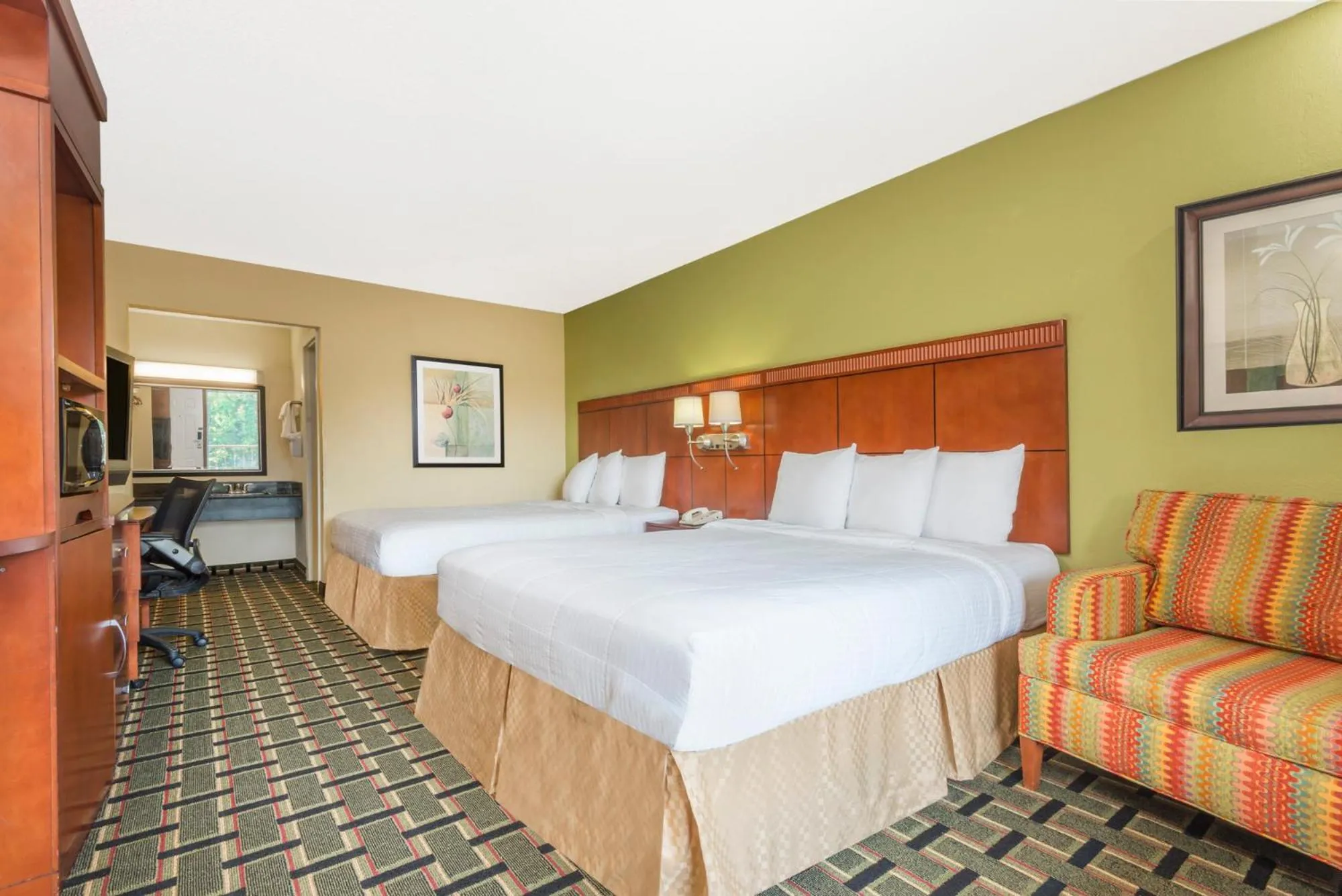 Queen Room with Two Queen Beds - Non-Smoking in Days Inn by Wyndham Knoxville East