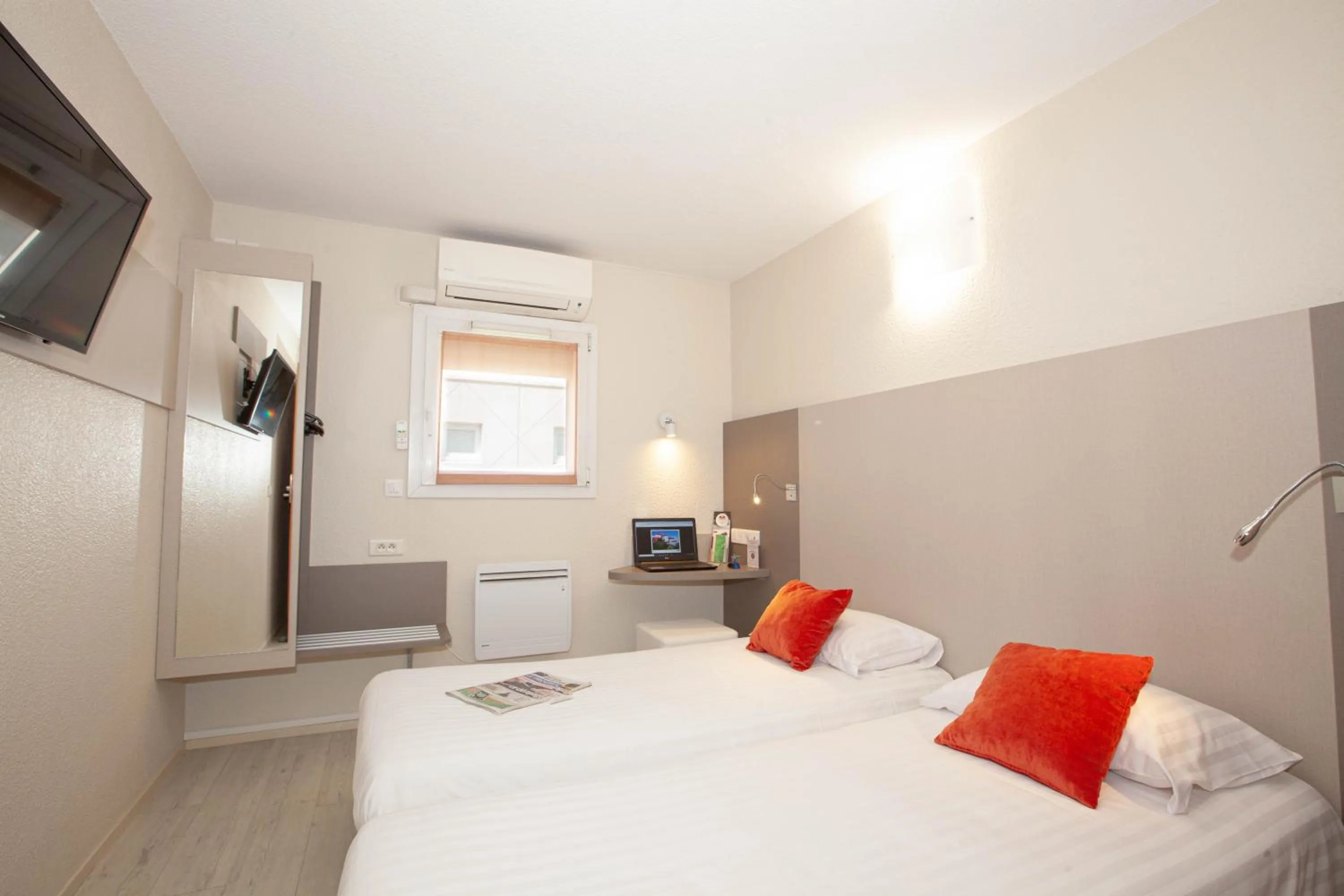 Twin Room in Best Hotel Lyon - Saint Priest