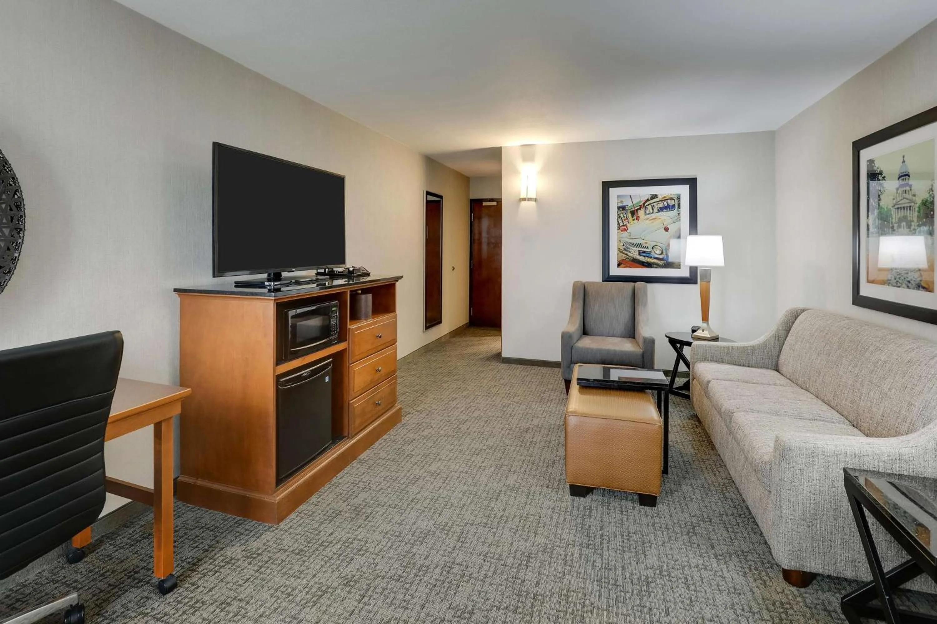 King Suite with Sofa Bed in Drury Inn & Suites Springfield