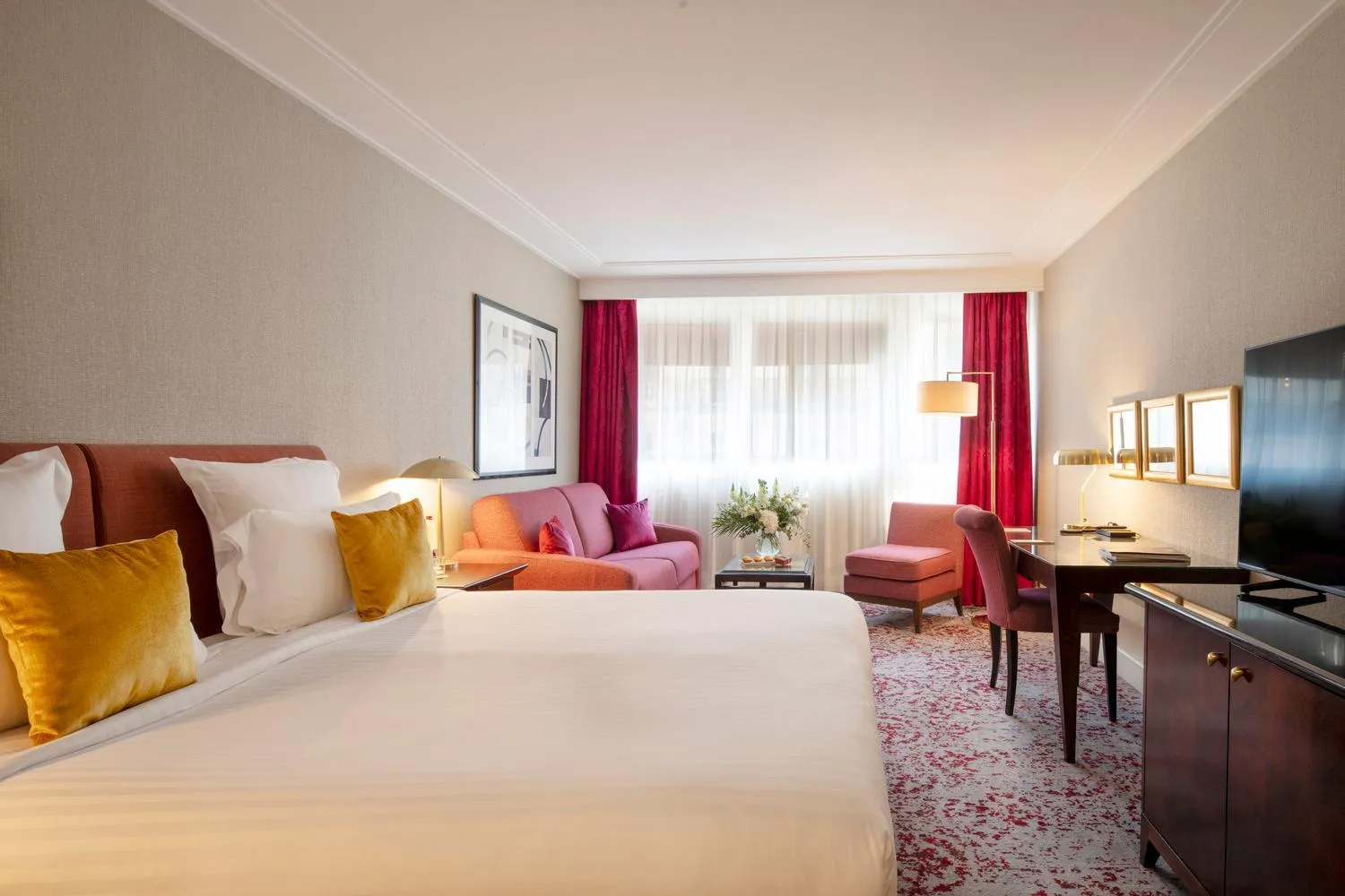 Executive King Room in Warwick Champs-Elysées Paris